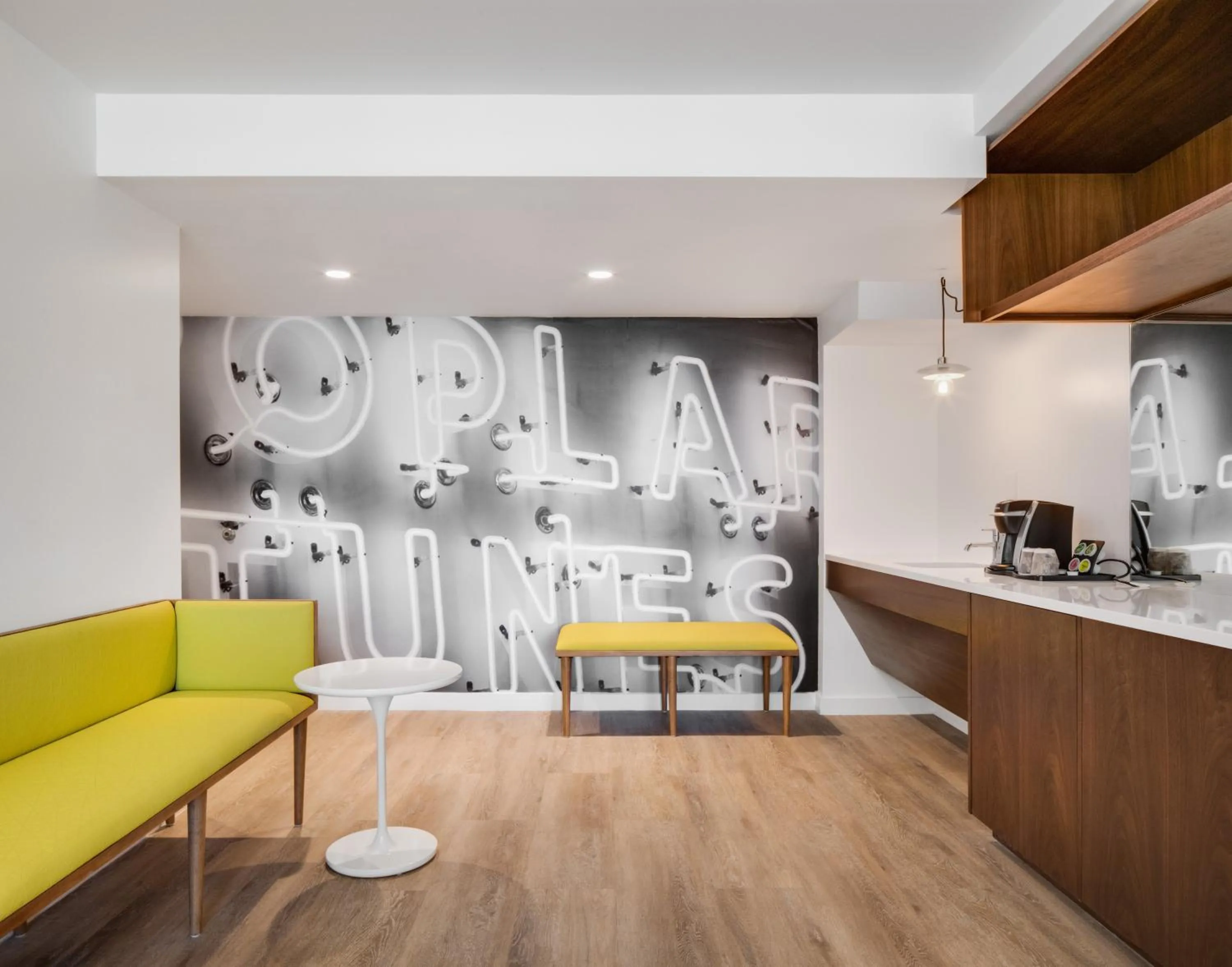 Corner King Room in Hotel Indigo - Memphis Downtown by IHG