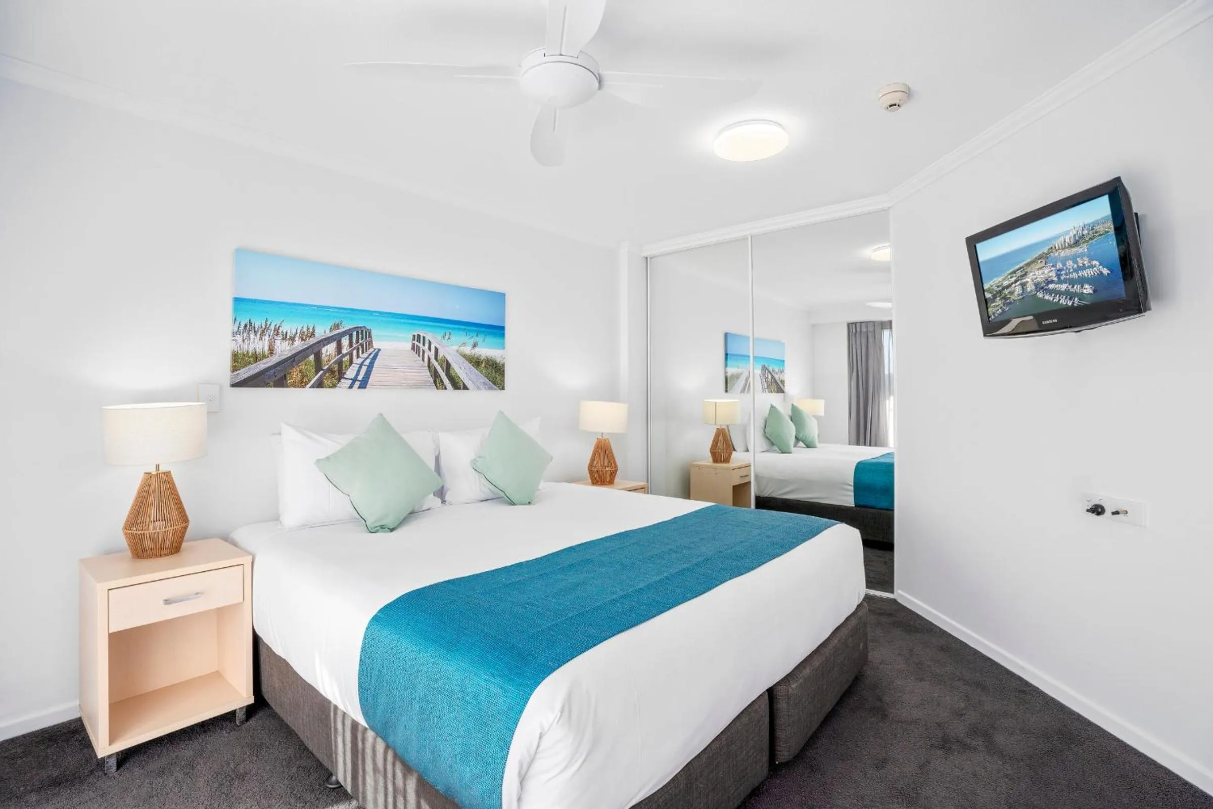 One-Bedroom Suite with Spa Bath in Sovereign on the Gold Coast