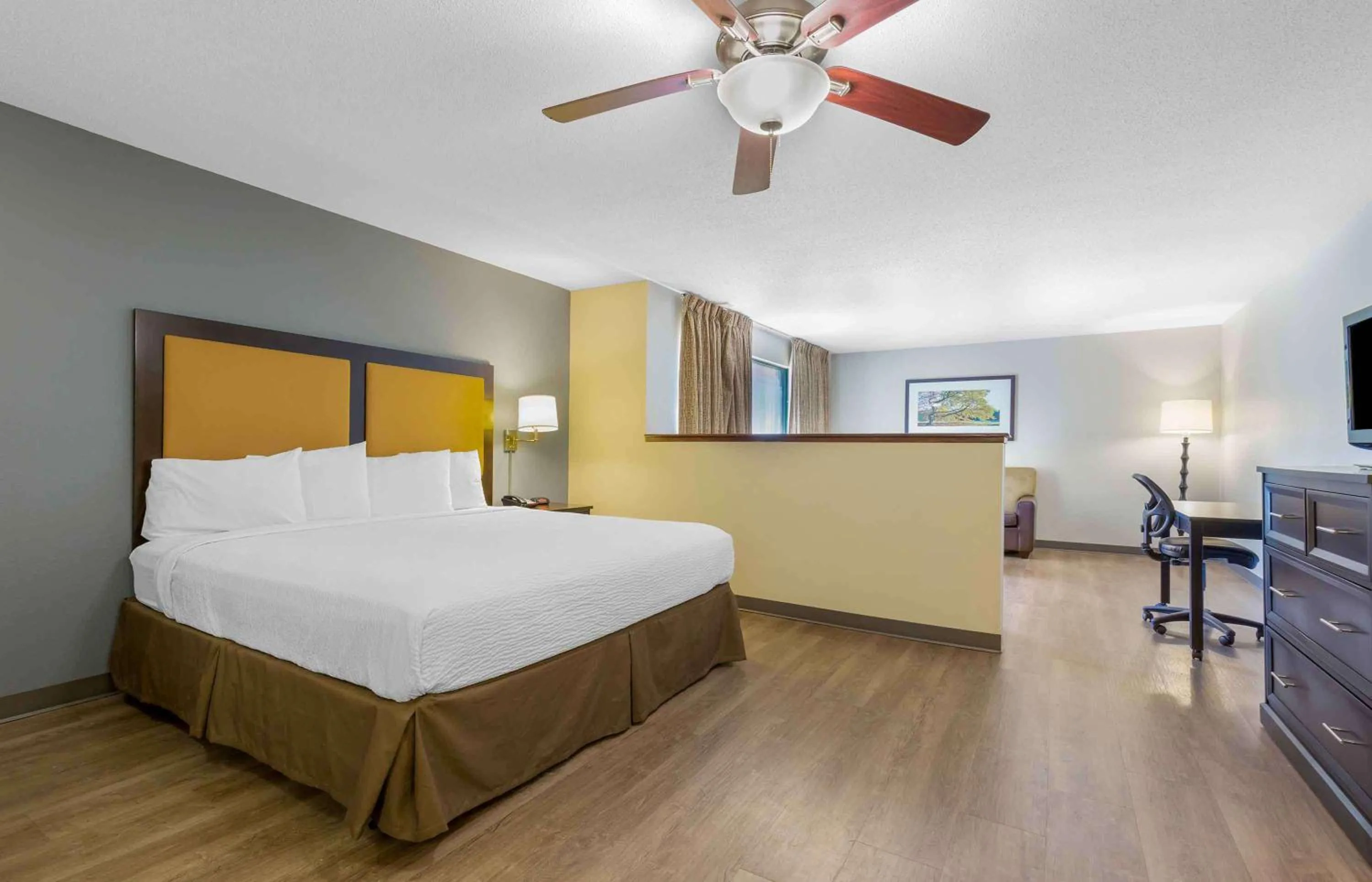 Deluxe Studio with 1 King Bed - Non-Smoking in Extended Stay America Suites - Memphis - Germantown West