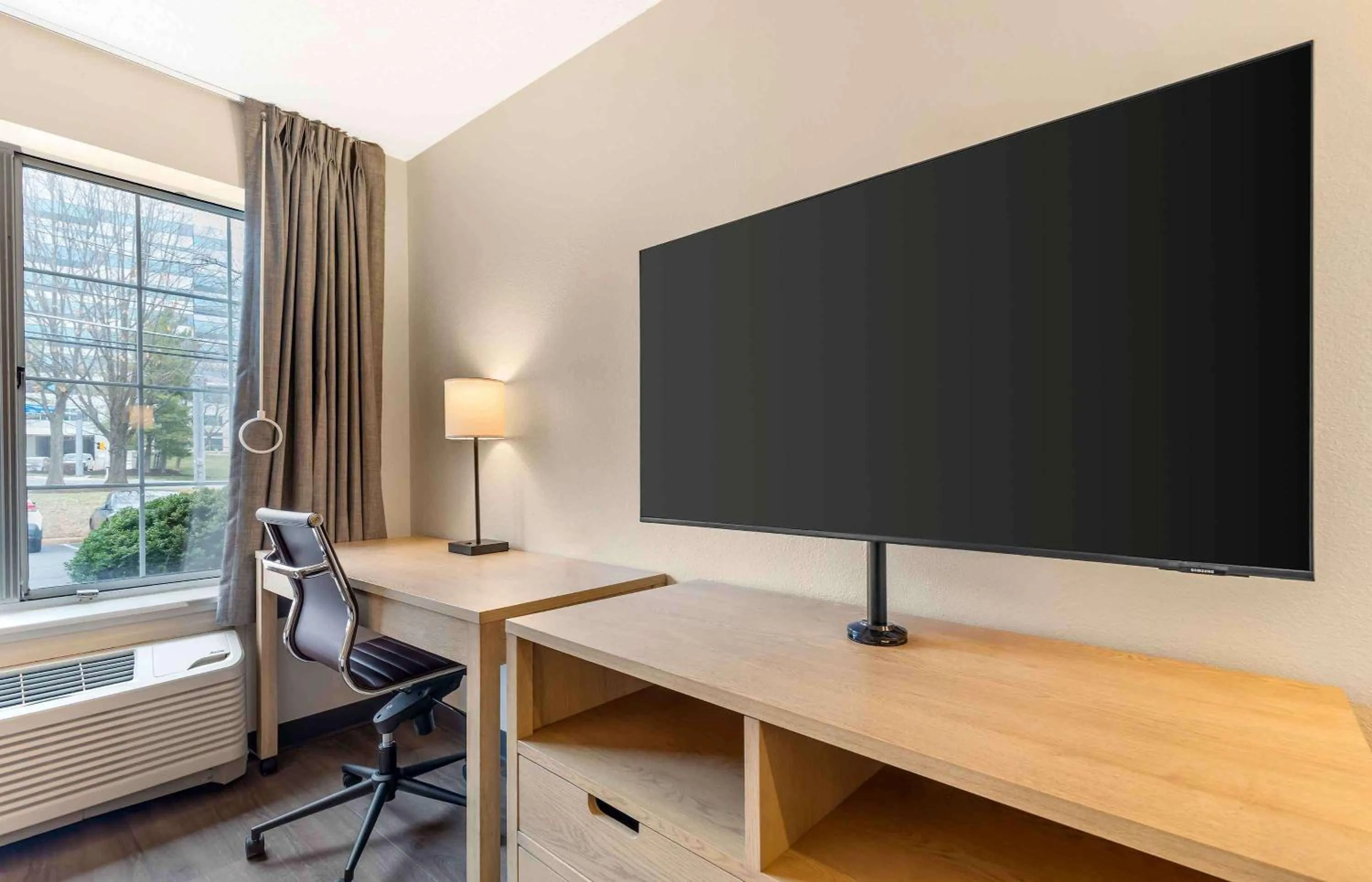 Queen studio with 1 Queen Bed - Disability Access/Non-Smoking in Extended Stay America Suites - Washington, DC - Tysons Corner