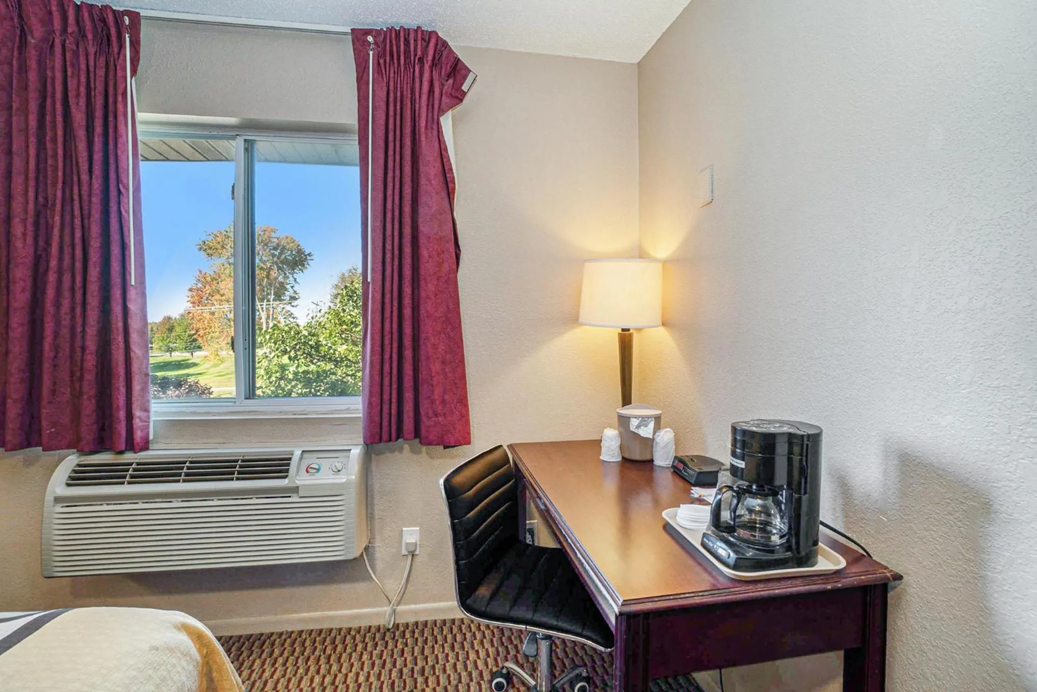 Queen Room with Two Queen Beds - Non-Smoking in Super 8 by Wyndham Mt. Pleasant
