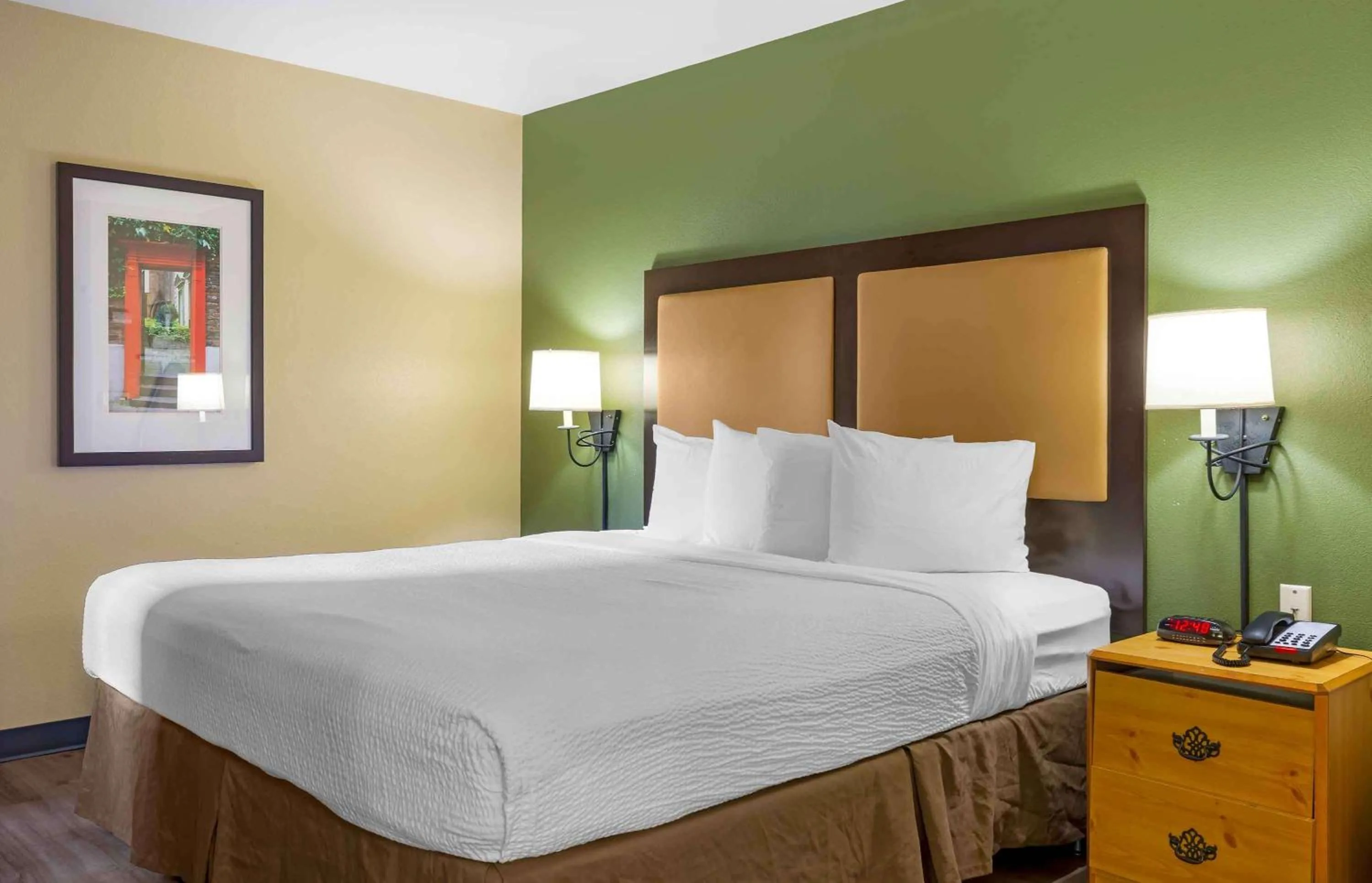 Deluxe Studio with 1 King Bed - Non-Smoking in Extended Stay America Suites - Boston - Waltham - 32 4th Ave