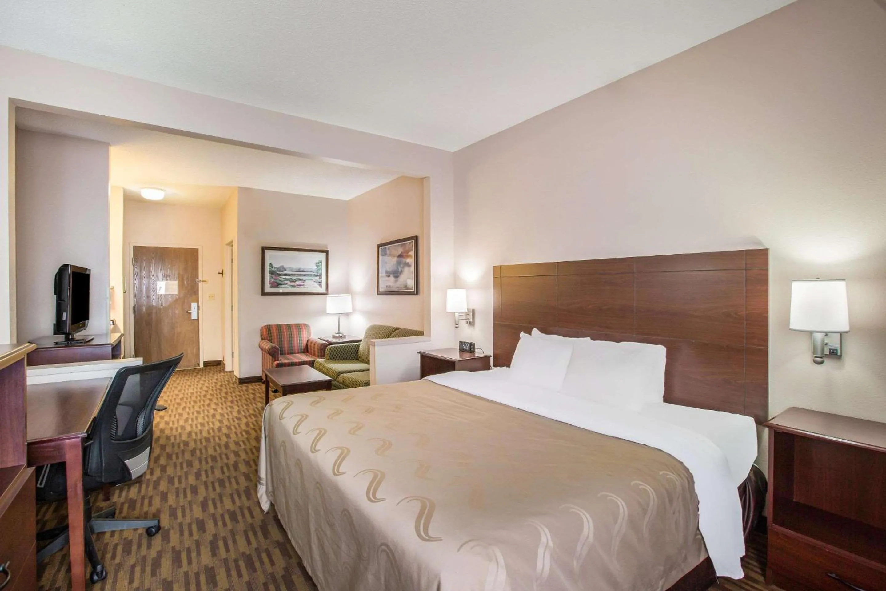 King Suite - Non-Smoking in Quality Inn & Suites Lawrence - University Area