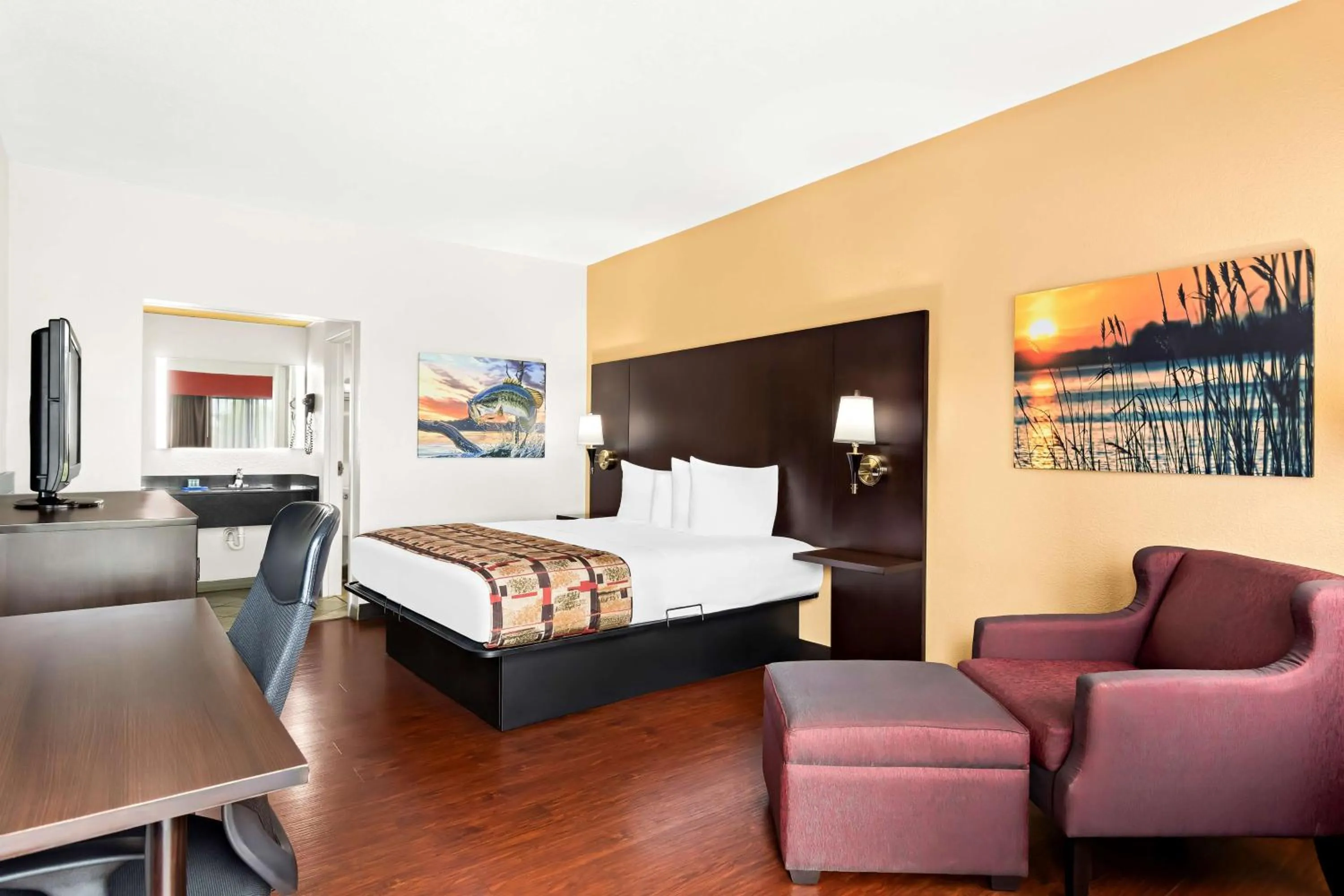 King Room - Non-Smoking - Upper Floor in Best Western Lake Okeechobee