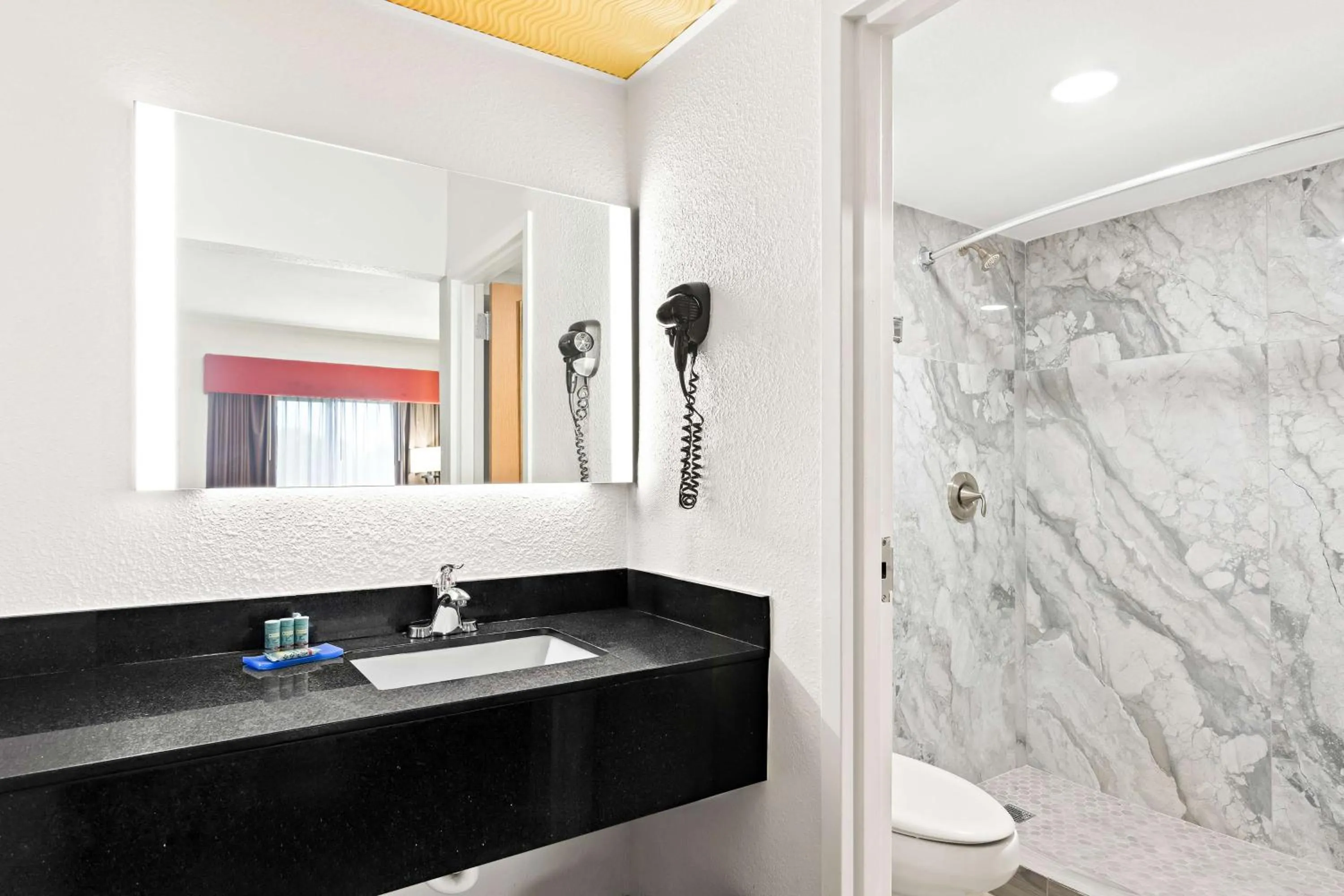 King Room - smoking - Upper Floor in Best Western Lake Okeechobee