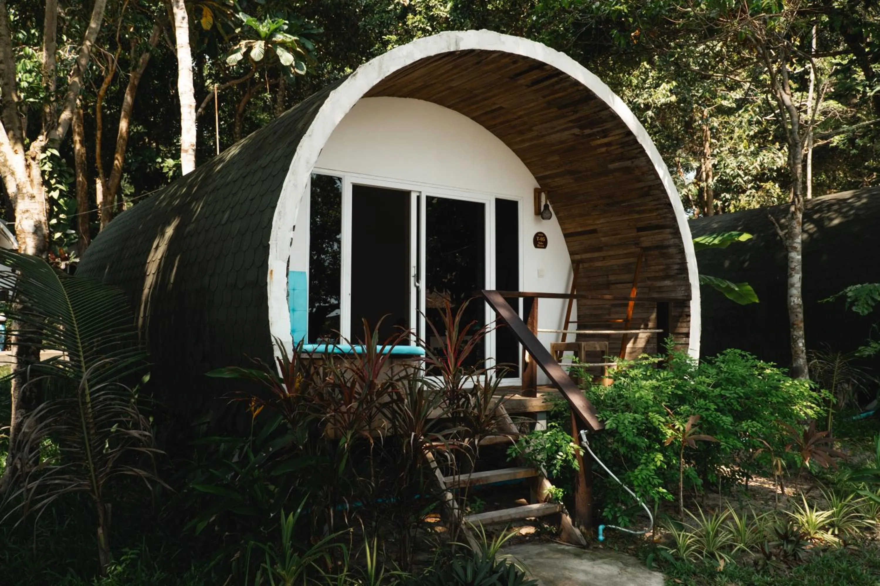 Deluxe Double Garden View in Tube Resort by EHM