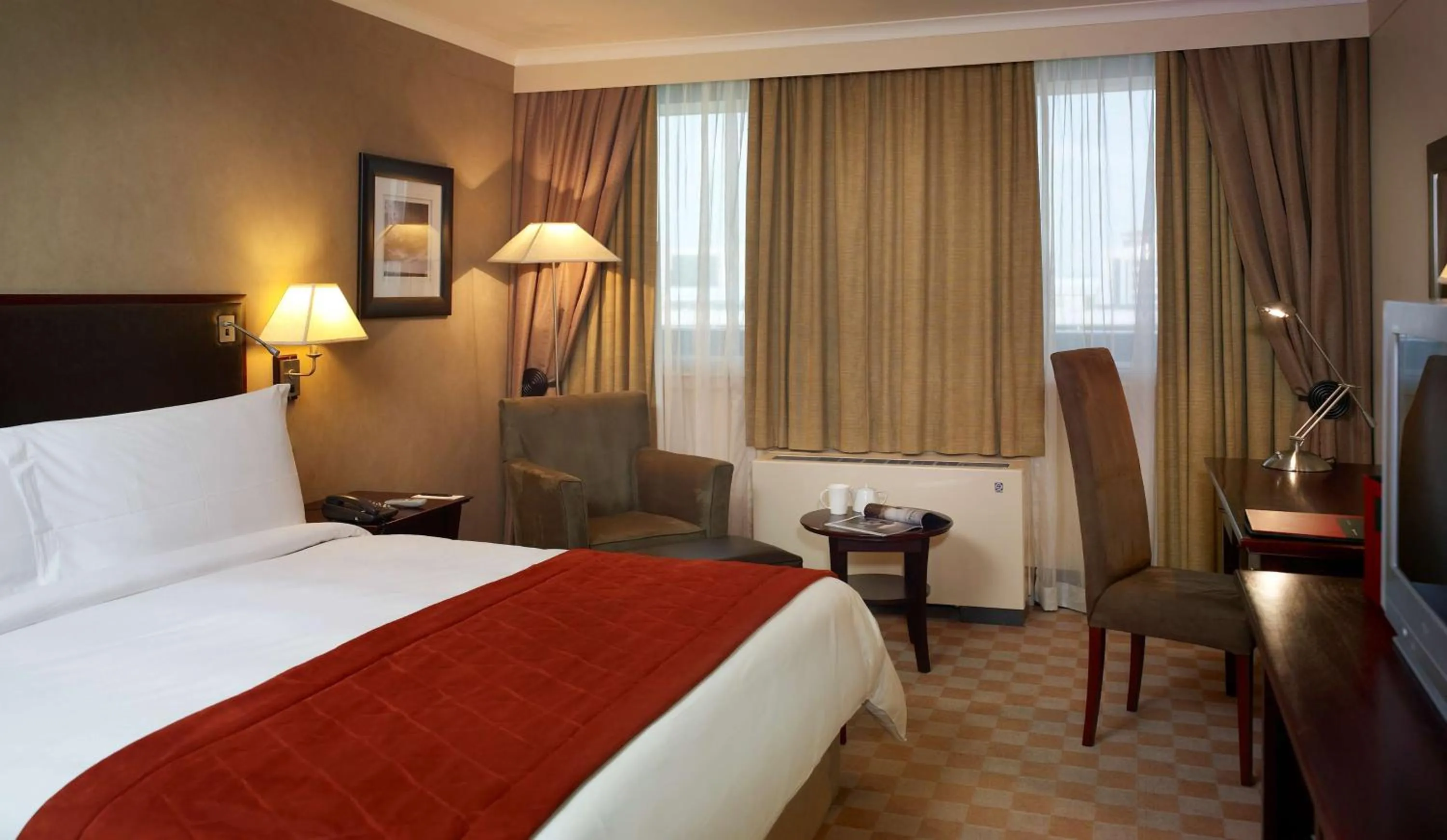 Superior Room 1 King Bed Non-Smoking in Southern Sun OR Tambo International Airport