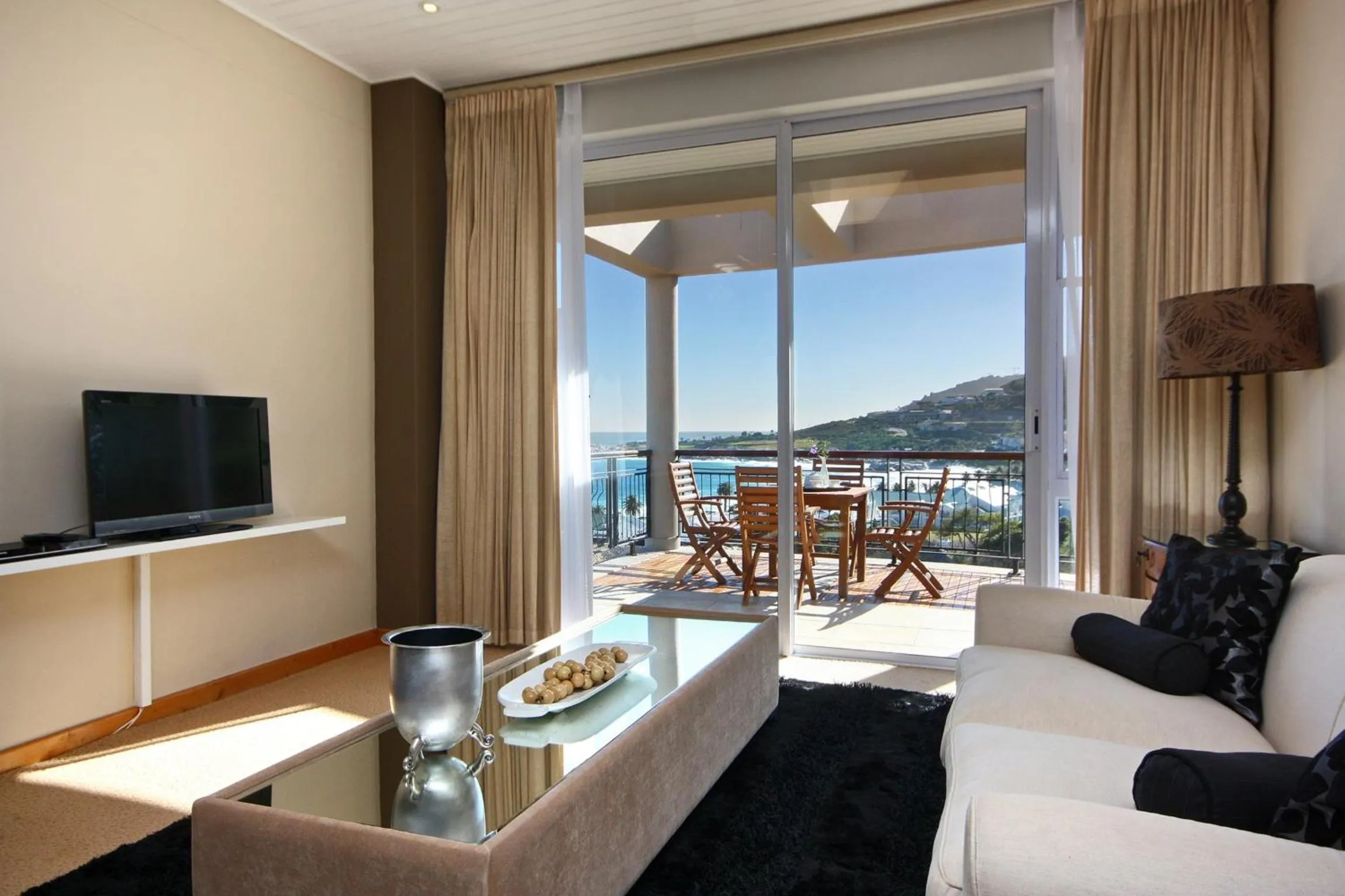 Honeymoon Room in Balfour Place Guesthouse