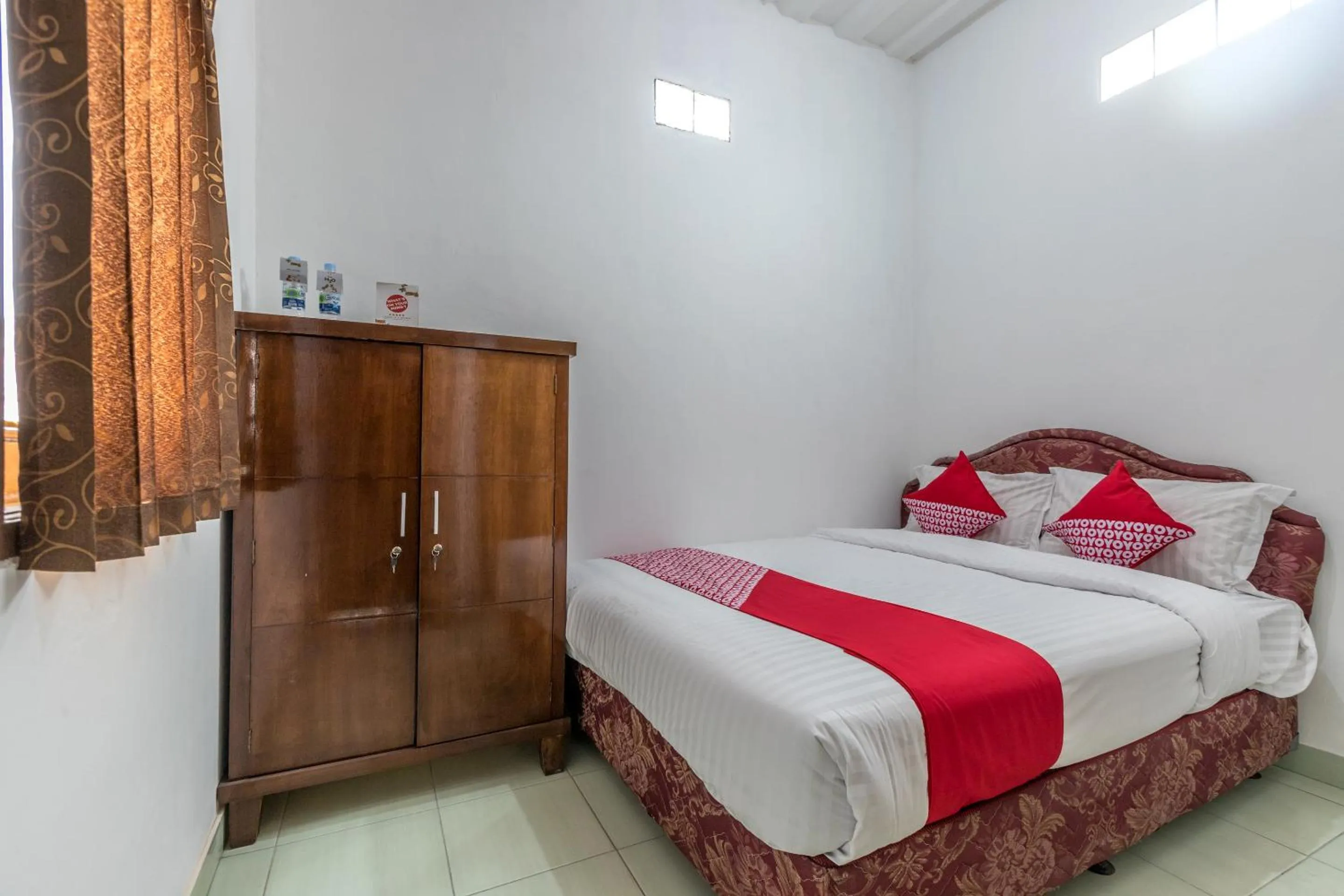Standard Double Room in Hotel O Kost Arie 1