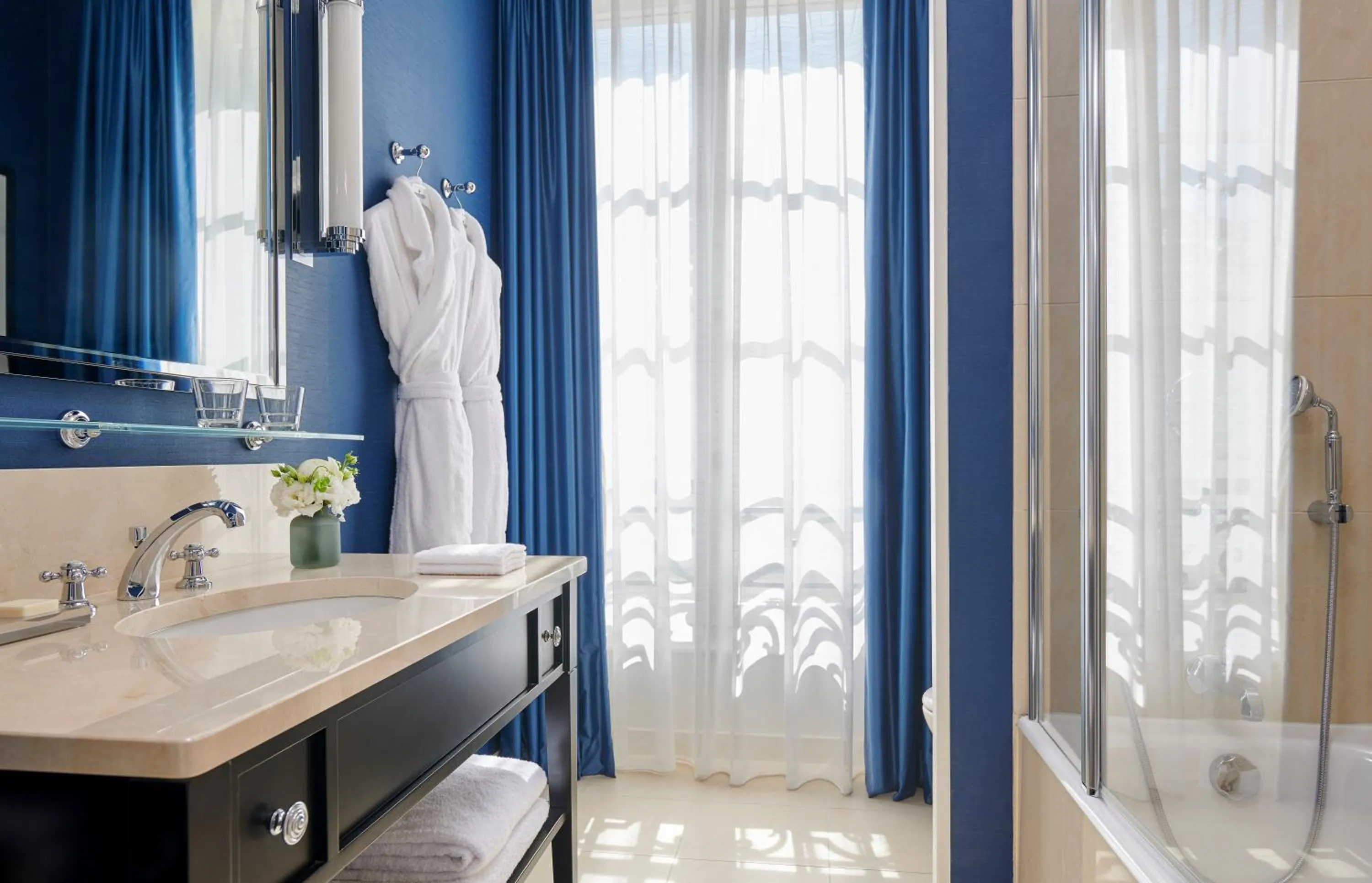 Classic Queen Room with Club Lounge Access in InterContinental Paris Le Grand by IHG