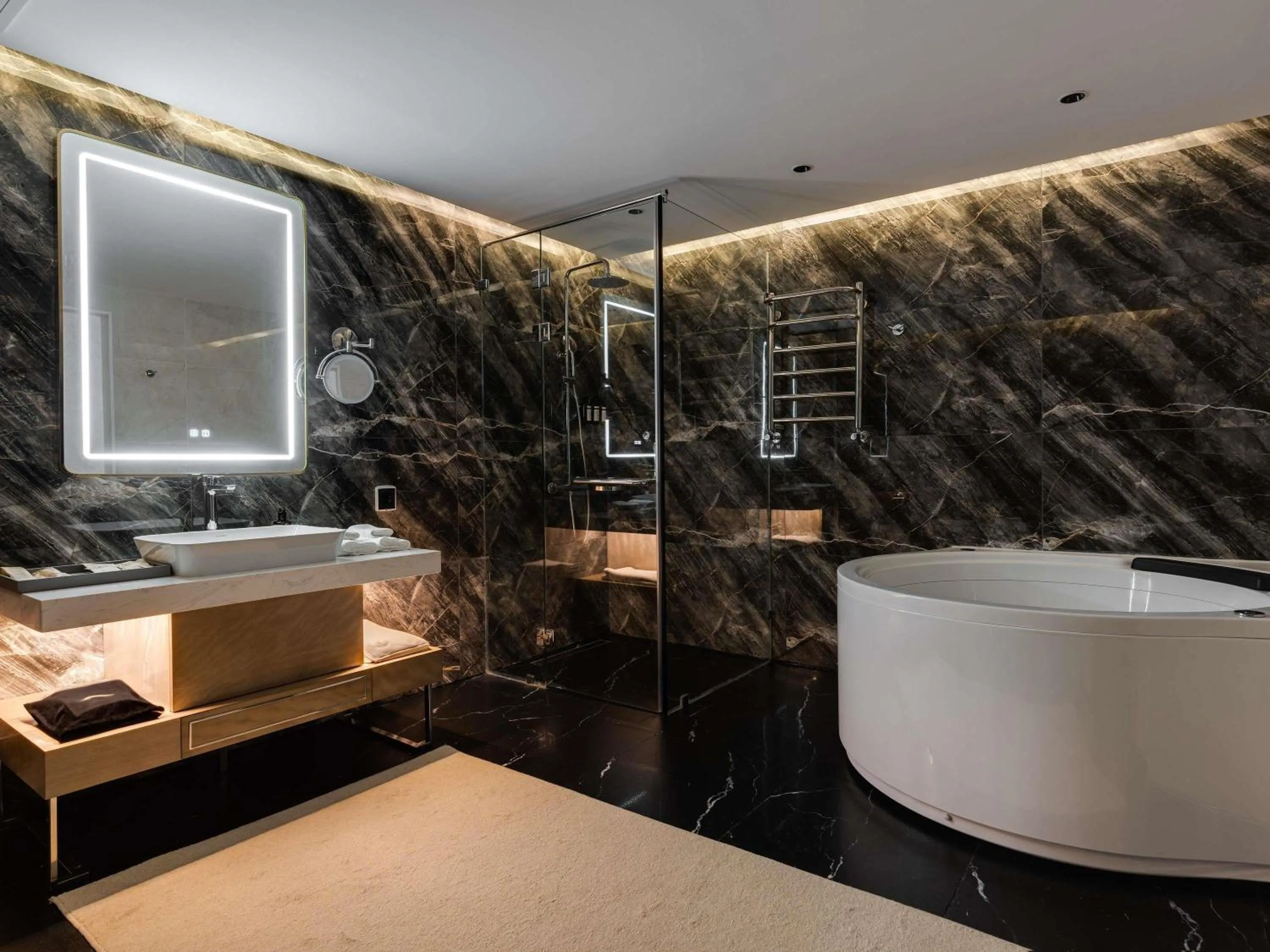 Apartment with One Double and Two Twin Beds in Mövenpick Samarkand