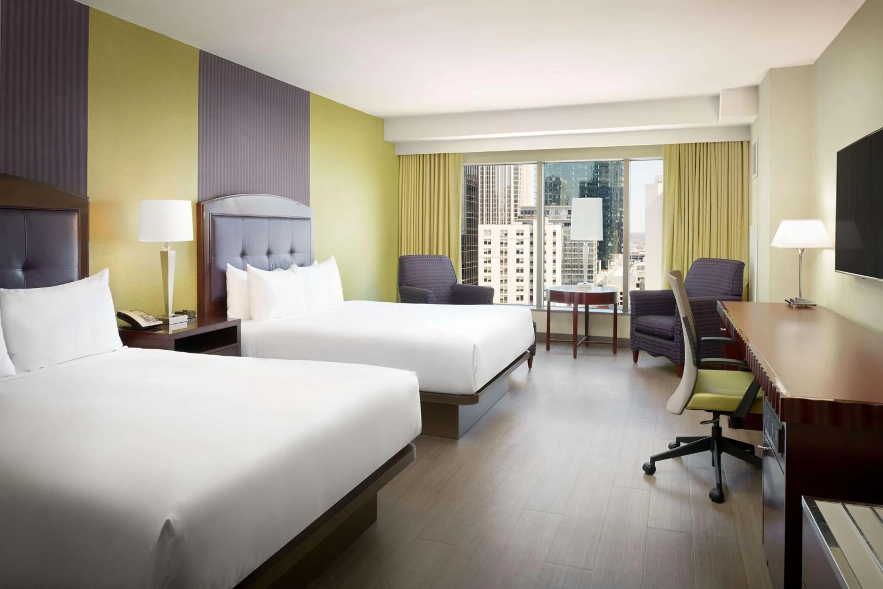 Deluxe Queen Room with Two Queen Beds and City View in Hilton Charlotte Uptown