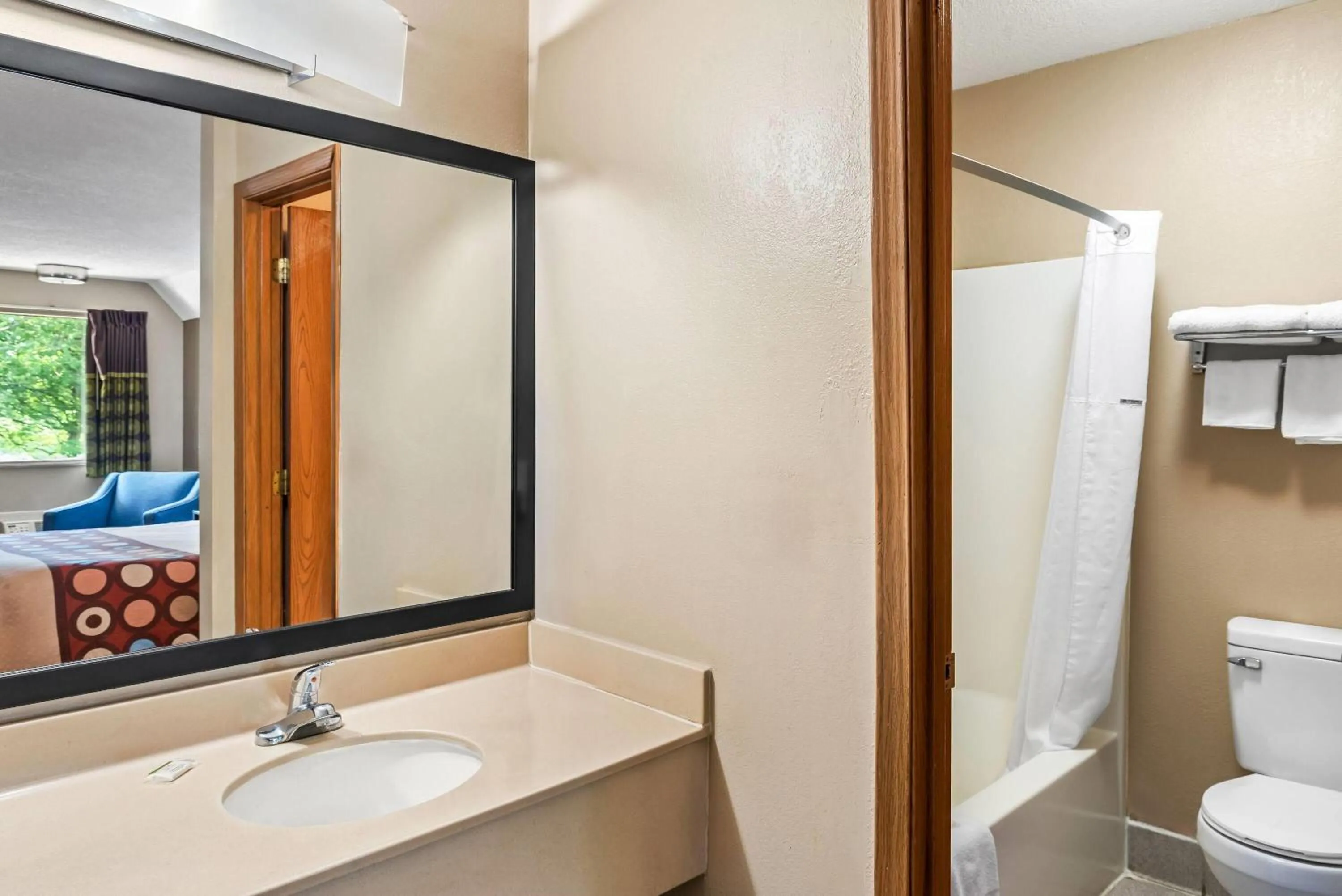 King Room - Non-Smoking in Super 8 by Wyndham Brownsburg