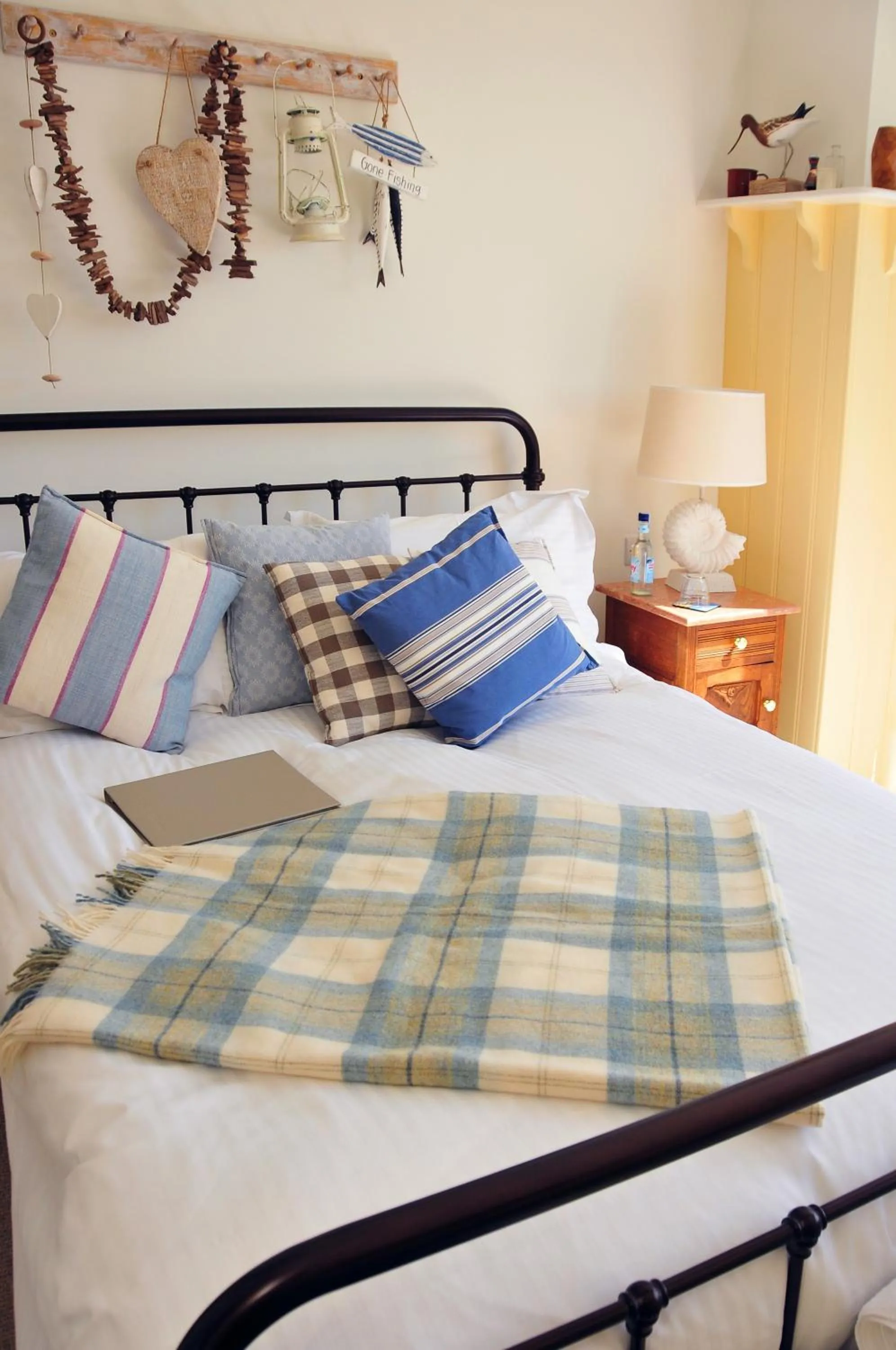 Comfy Double in Lulworth Cove Inn