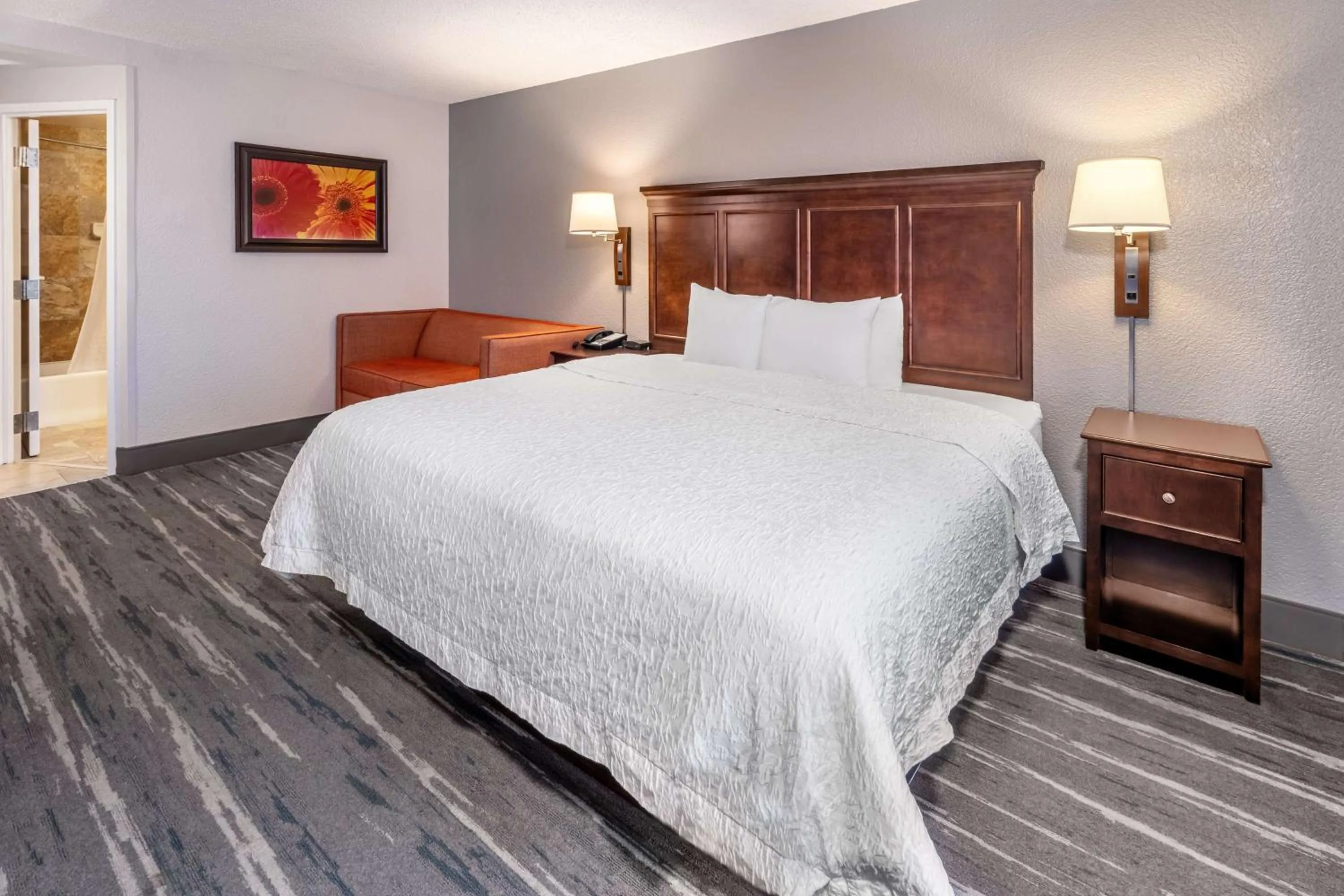 King Room-Non Smoking in Hampton Inn Nashville / Vanderbilt