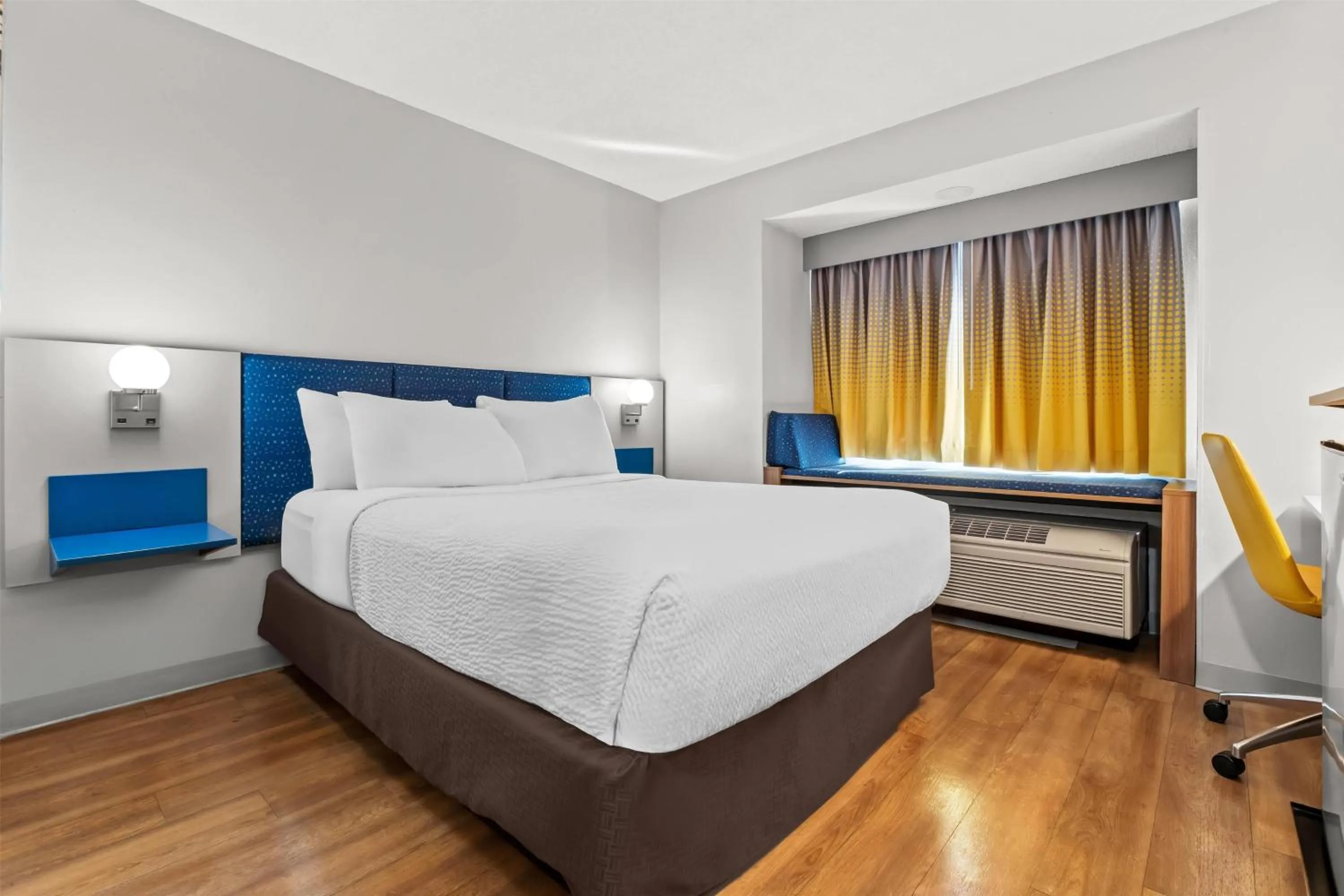 Queen Room - Non-Smoking in Microtel Inn and Suites - Salisbury