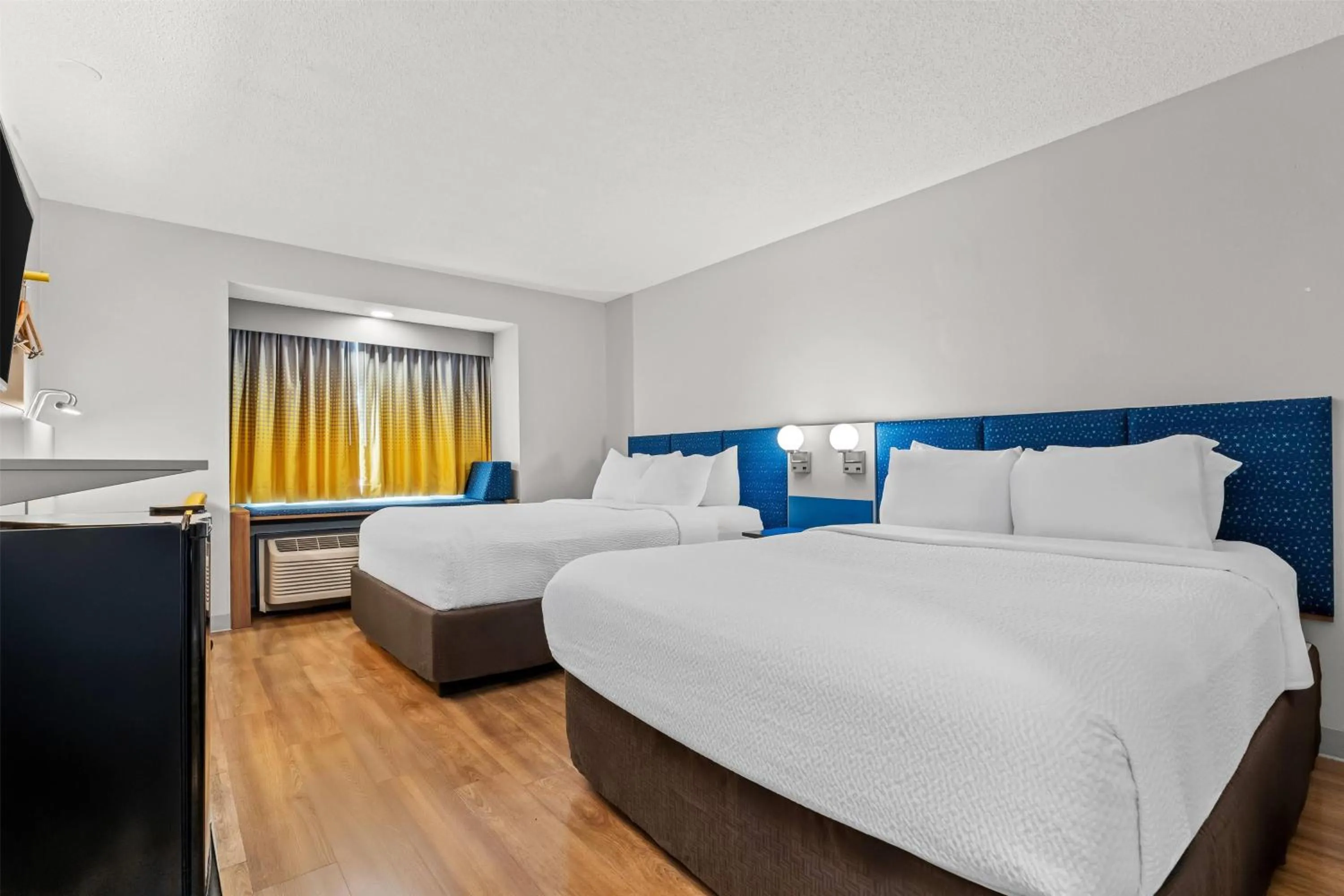 Queen Room with Two Queen Beds - Non-Smoking in Microtel Inn and Suites - Salisbury