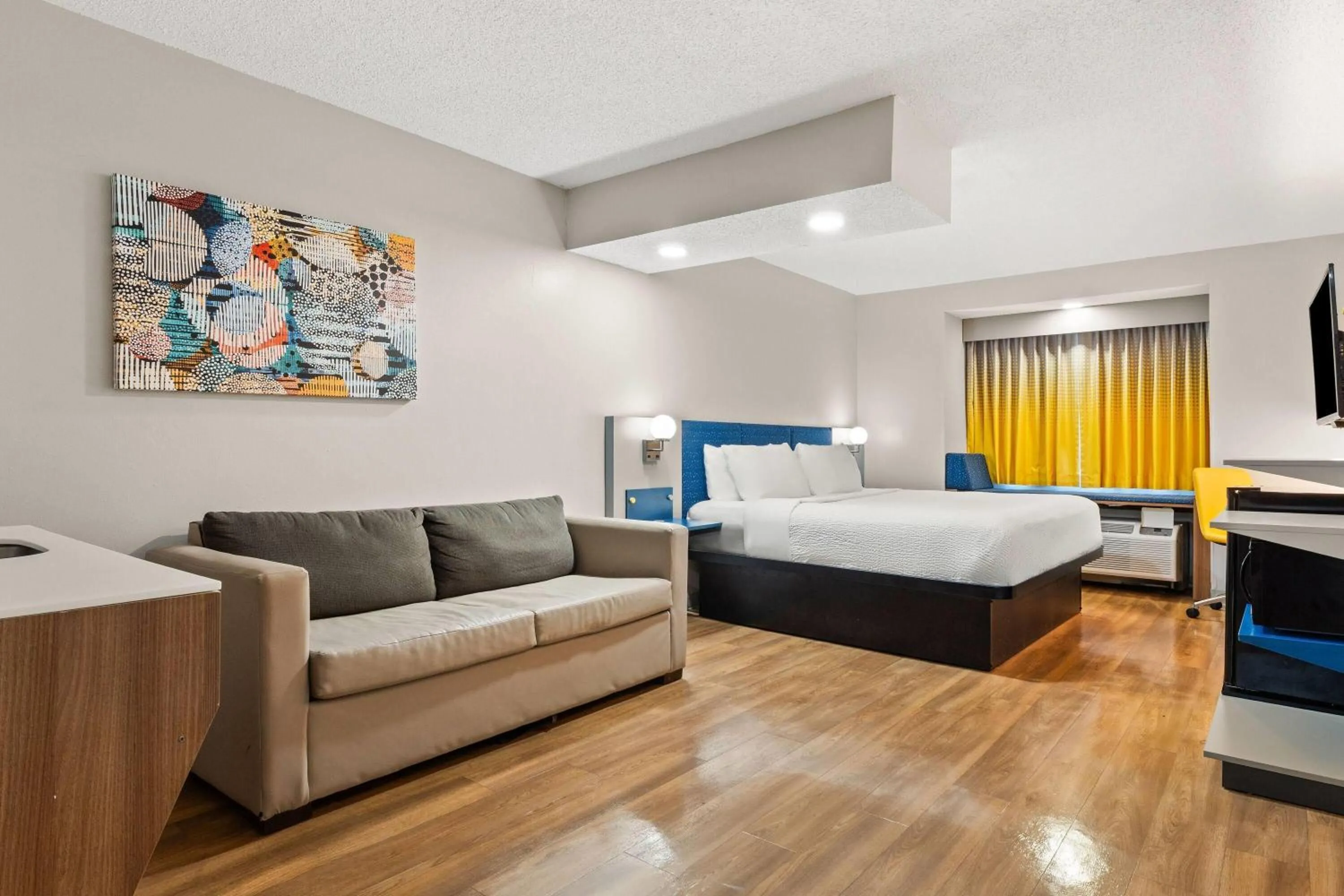 King Suite - Non-Smoking in Microtel Inn and Suites - Salisbury