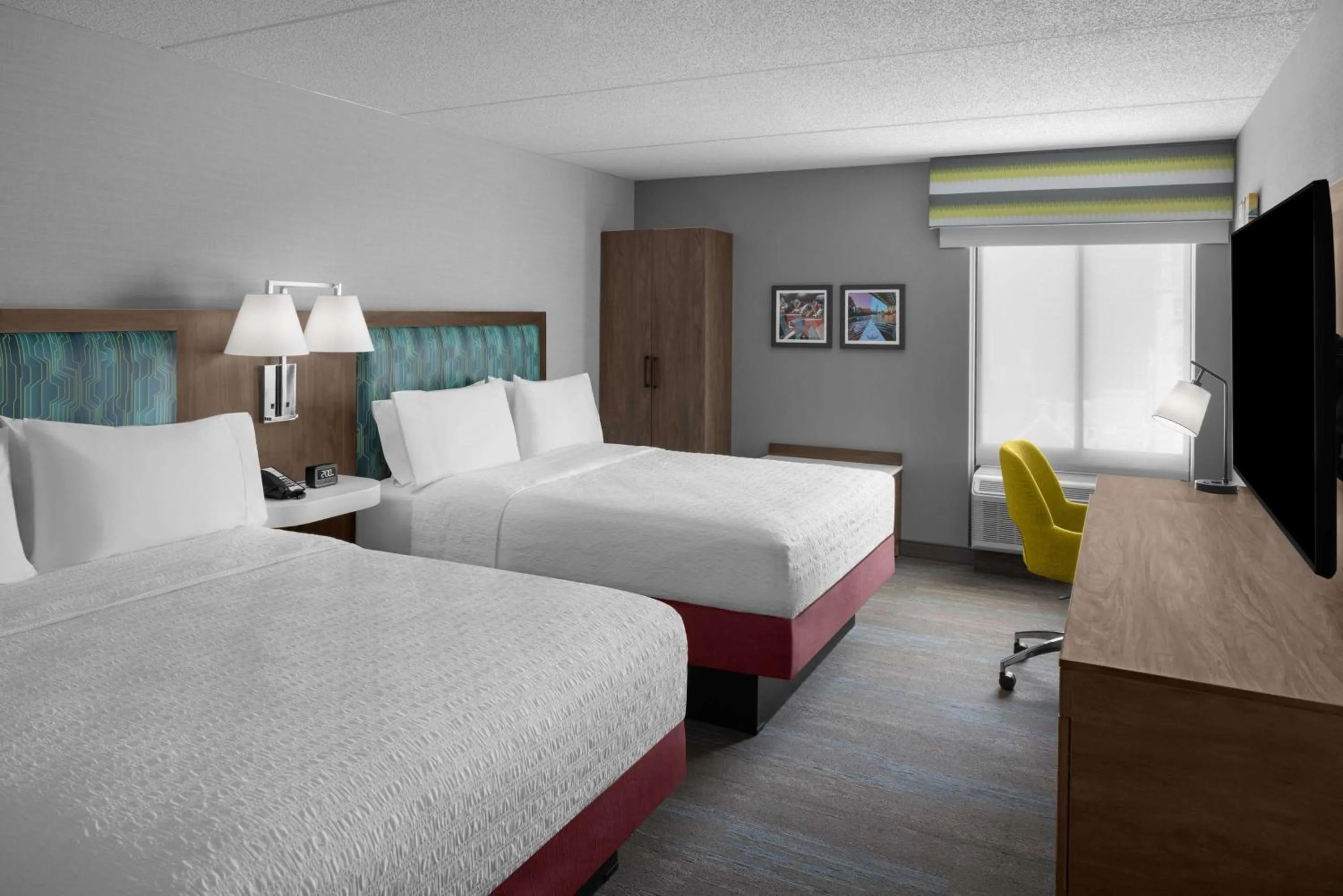 Queen Room with Two Queen Beds and City View - Non-Smoking in Hampton Inn Cleveland-Downtown