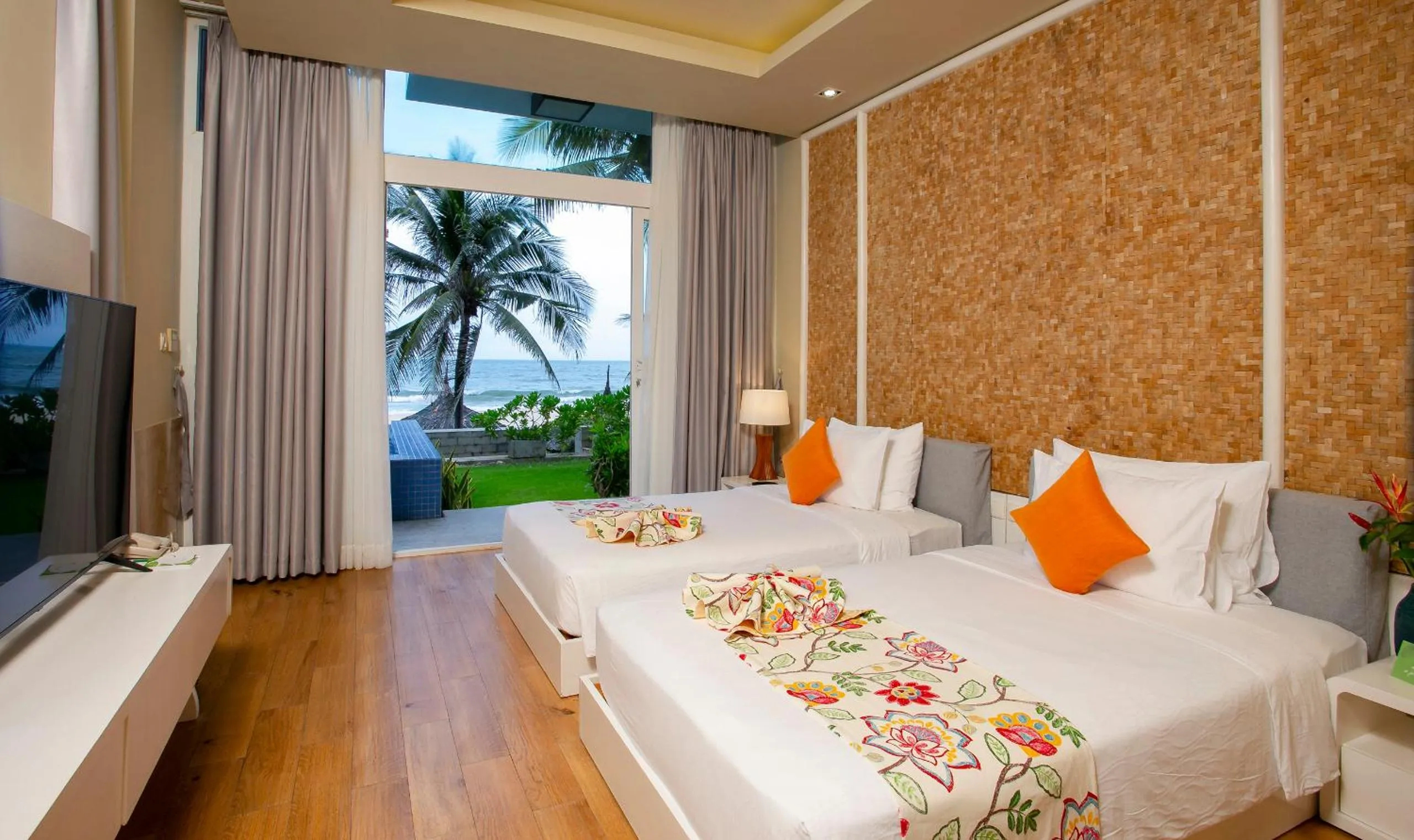 Three-Bedroom Villa - Beach Front in The Cliff Resort & Residences