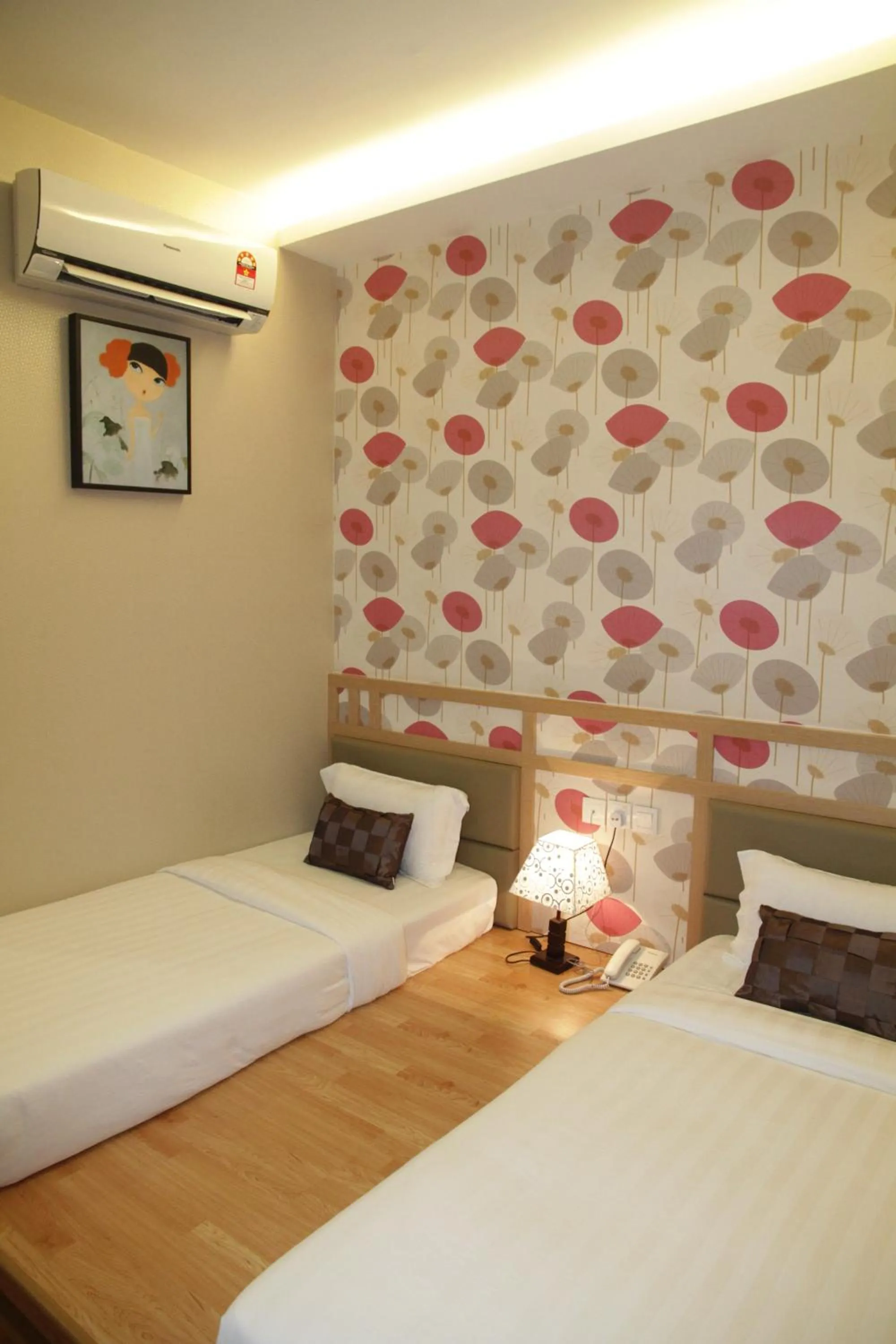 Standard Twin Room in De Residence Hotel