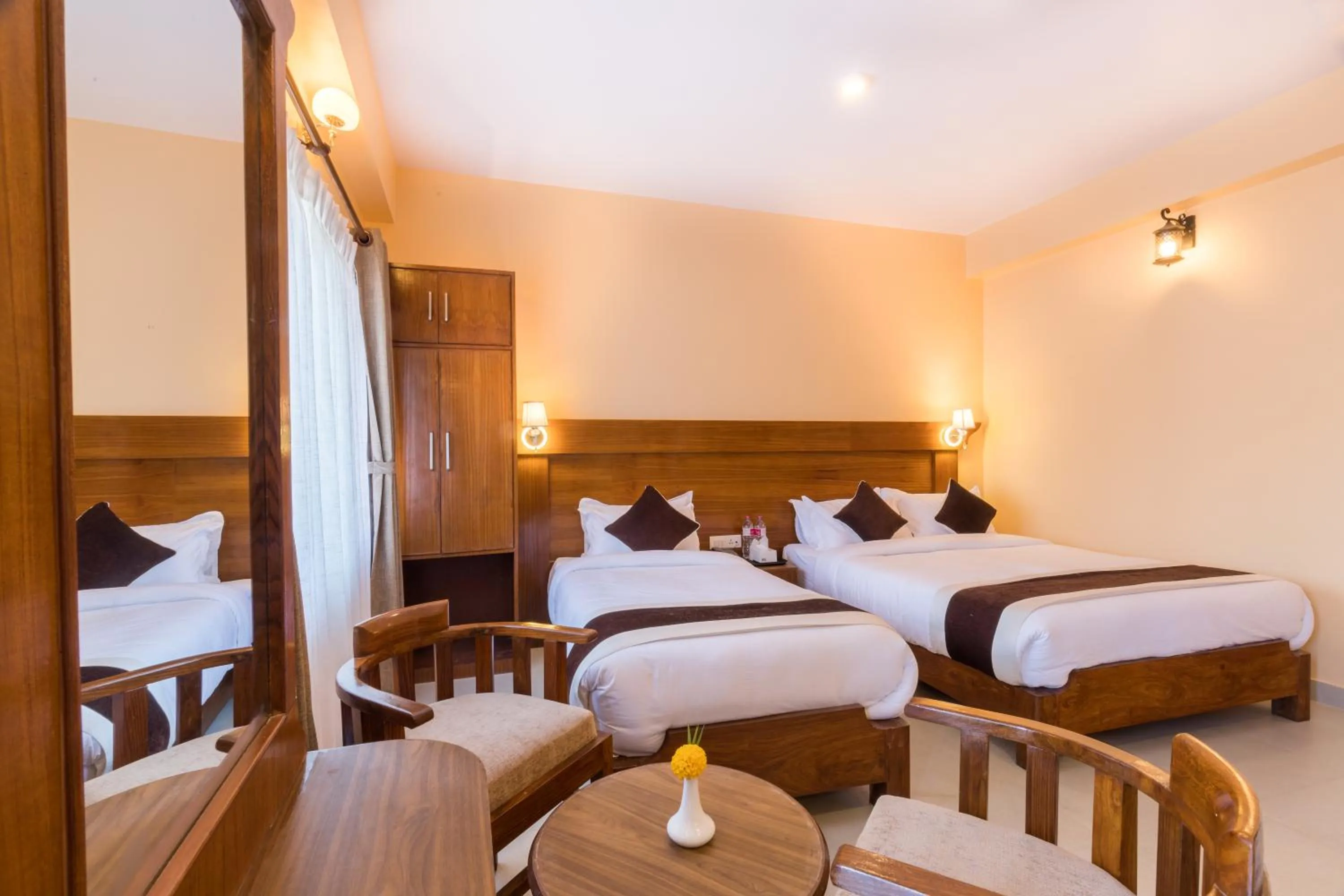 Family Room with Mountain View - single occupancy in Hotel Lake Shore