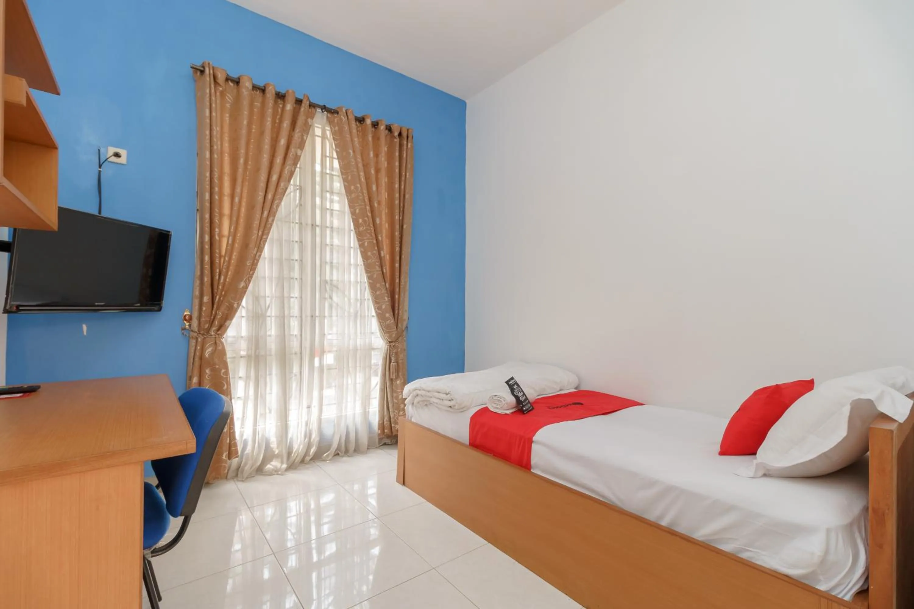 Single Room - single occupancy in RedDoorz Syariah Plus @ Wisma Bougenville Karawaci