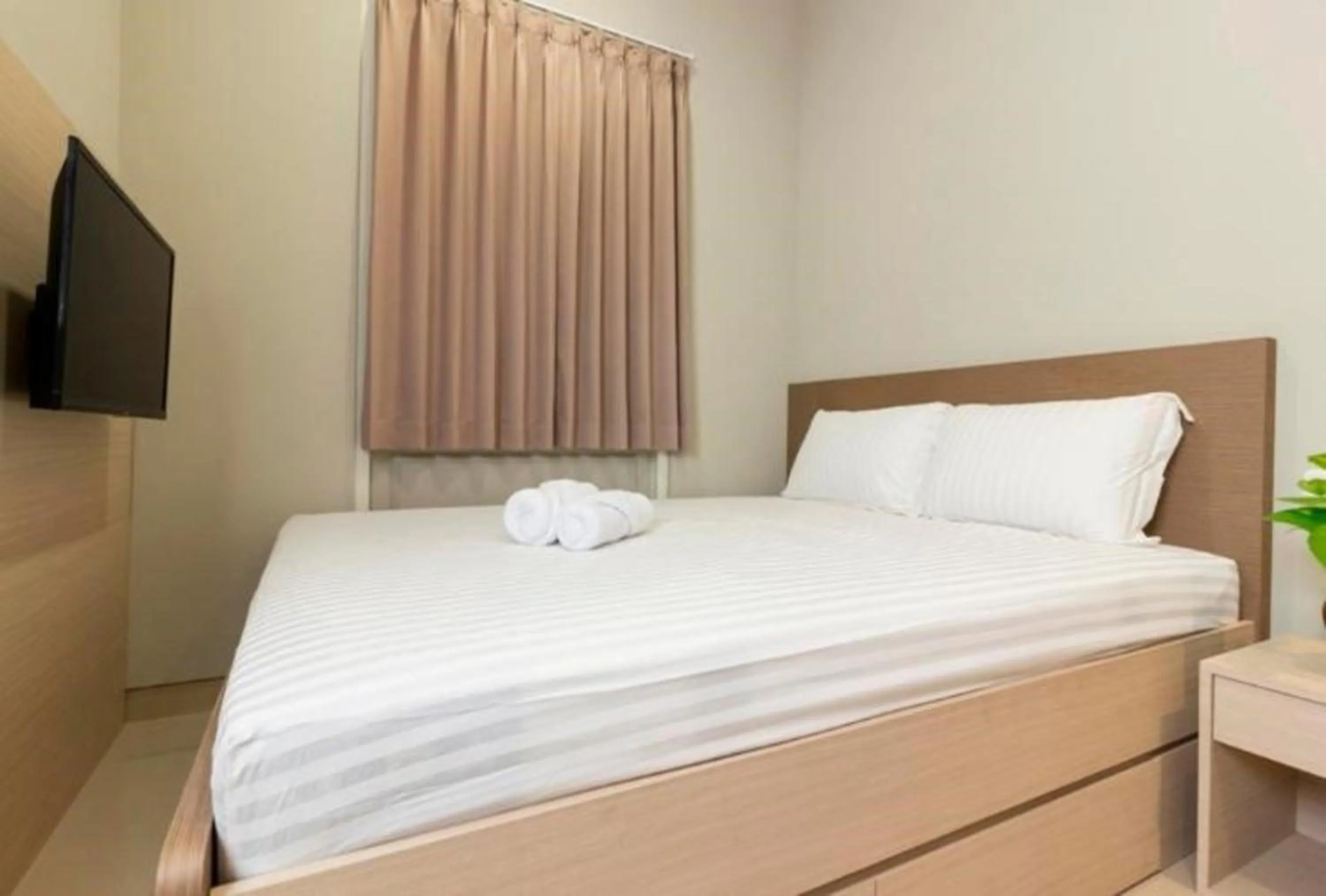 Standard King Room in Home 899 Patal Senayan