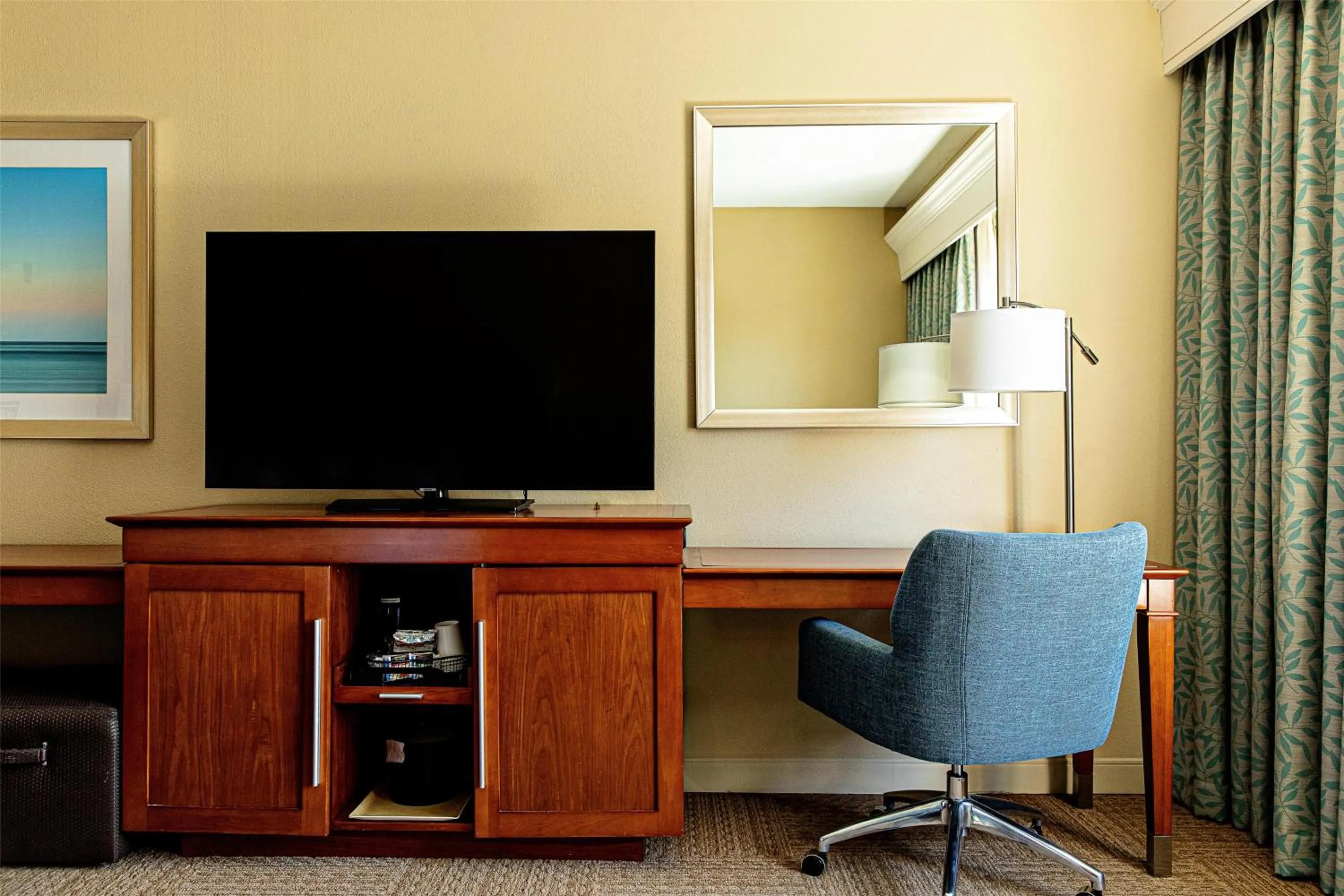 King Room with King Bed - Non-Smoking in Hampton Inn Charleston-Daniel Island