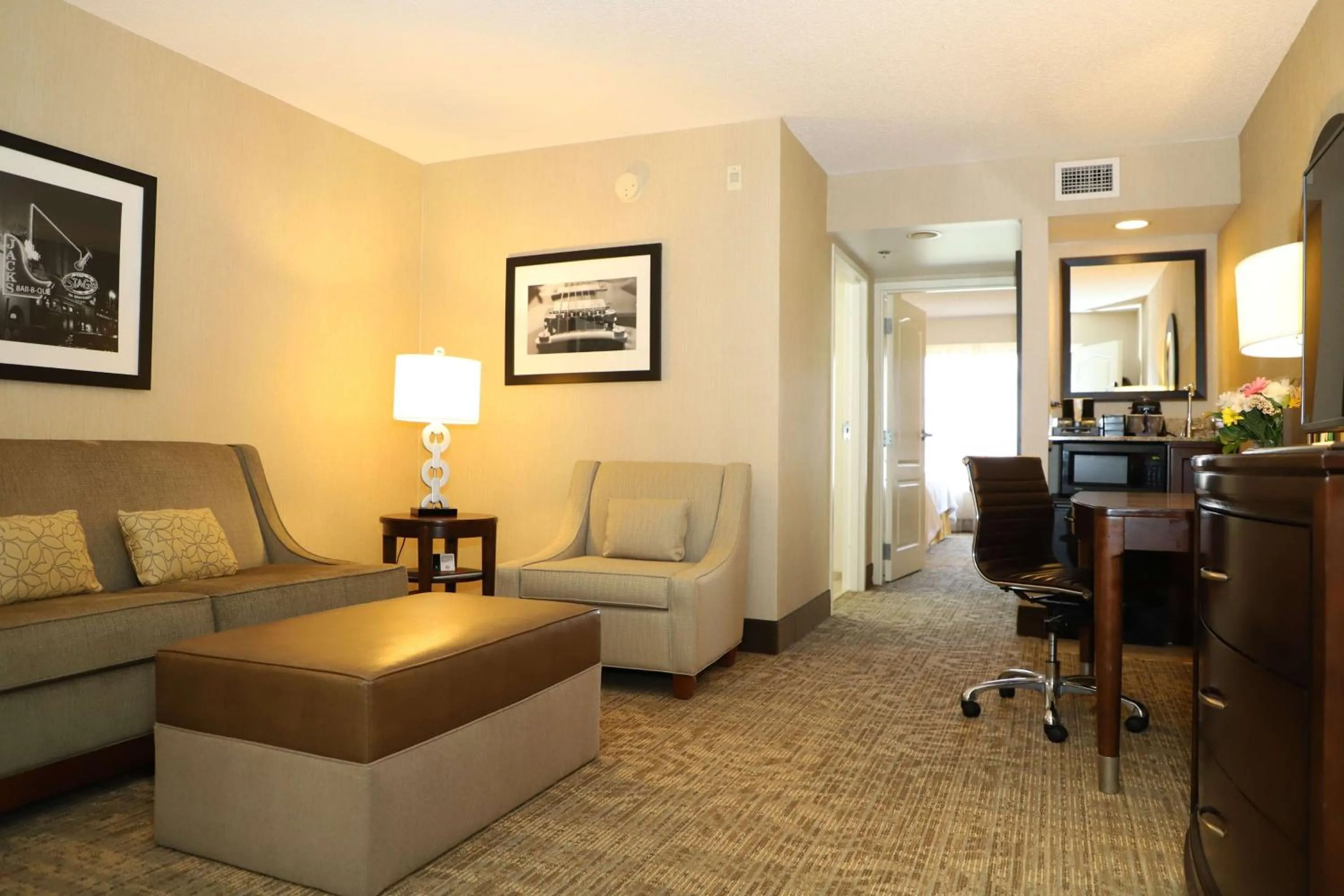 One-Bedroom King Suite with Roll-In Shower - Mobility Access/Non-Smoking in Embassy Suites Nashville - at Vanderbilt
