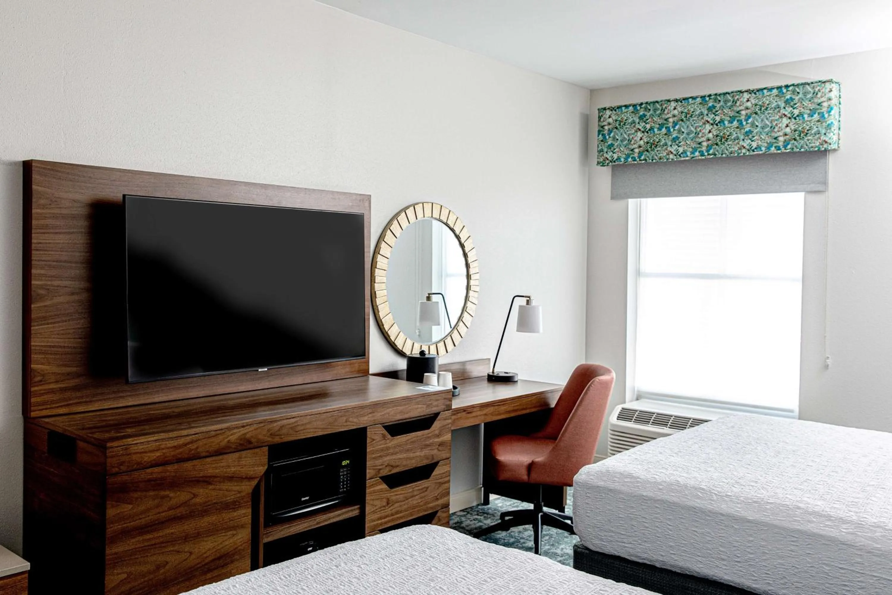 Queen Room with Two Queen Beds in Hampton Inn & Suites Charleston-West Ashley