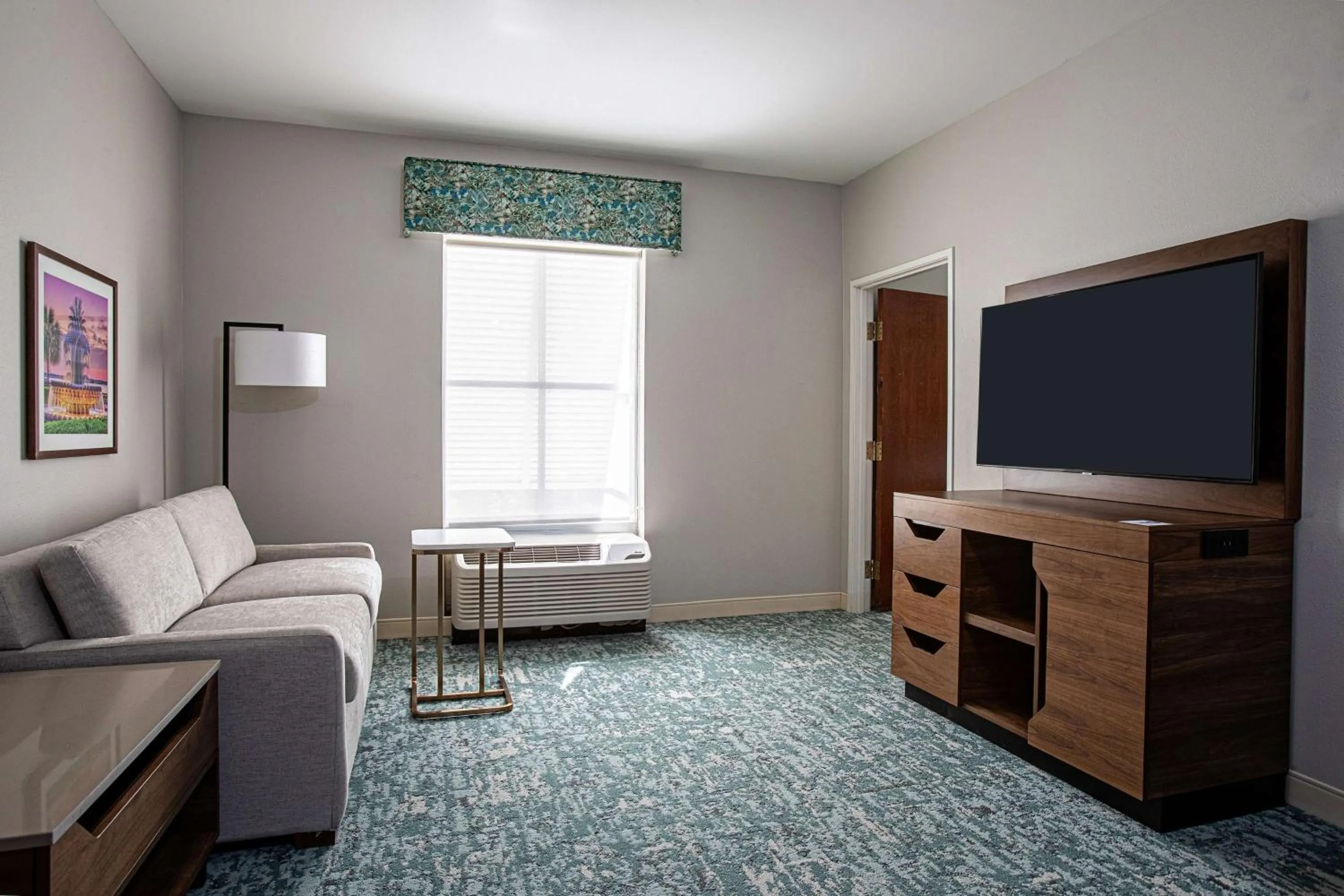 One-Bedroom King Suite in Hampton Inn & Suites Charleston-West Ashley