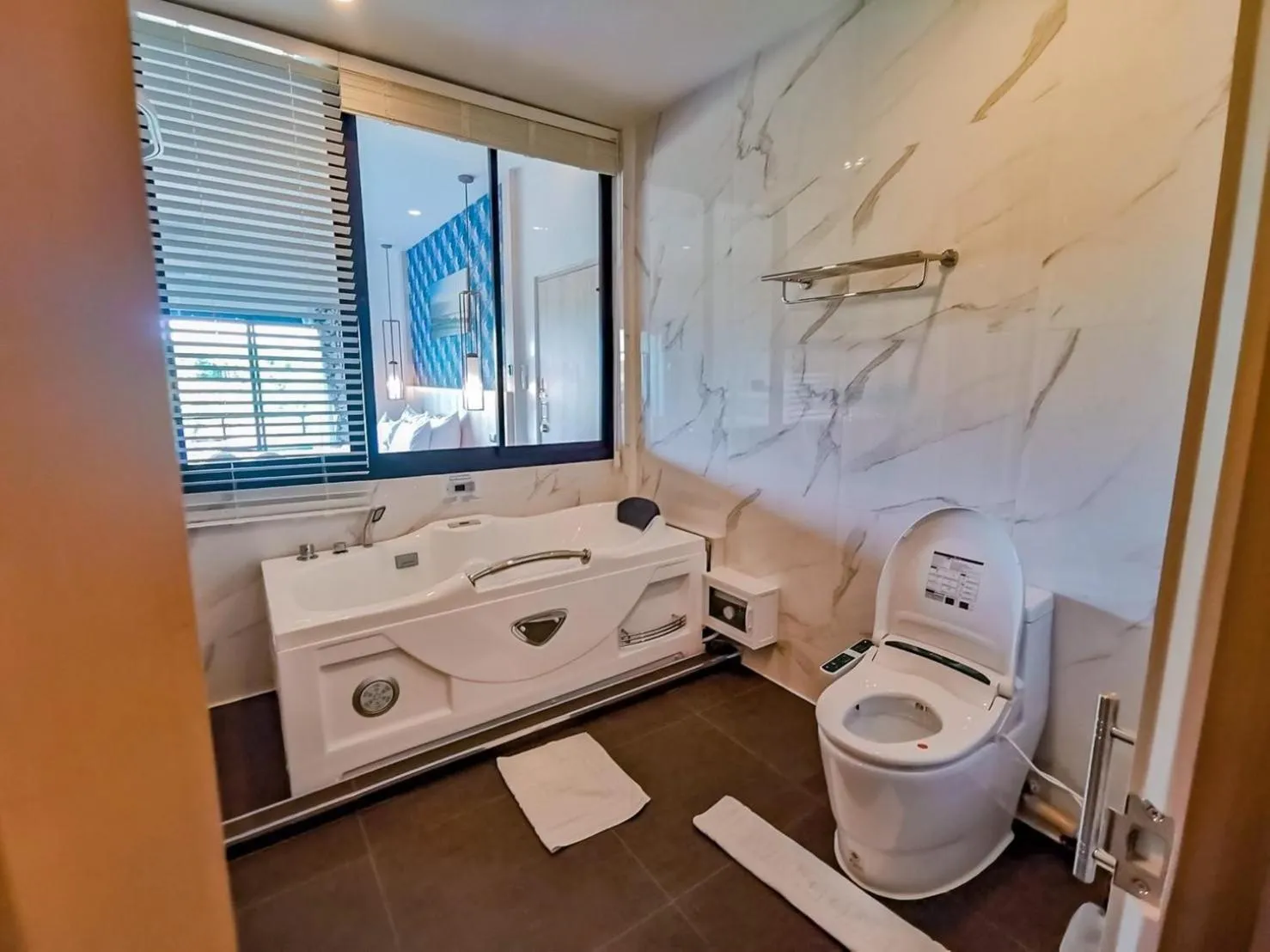 Suite with River View in Phuengluang Riverside Hotel Chanthaburi