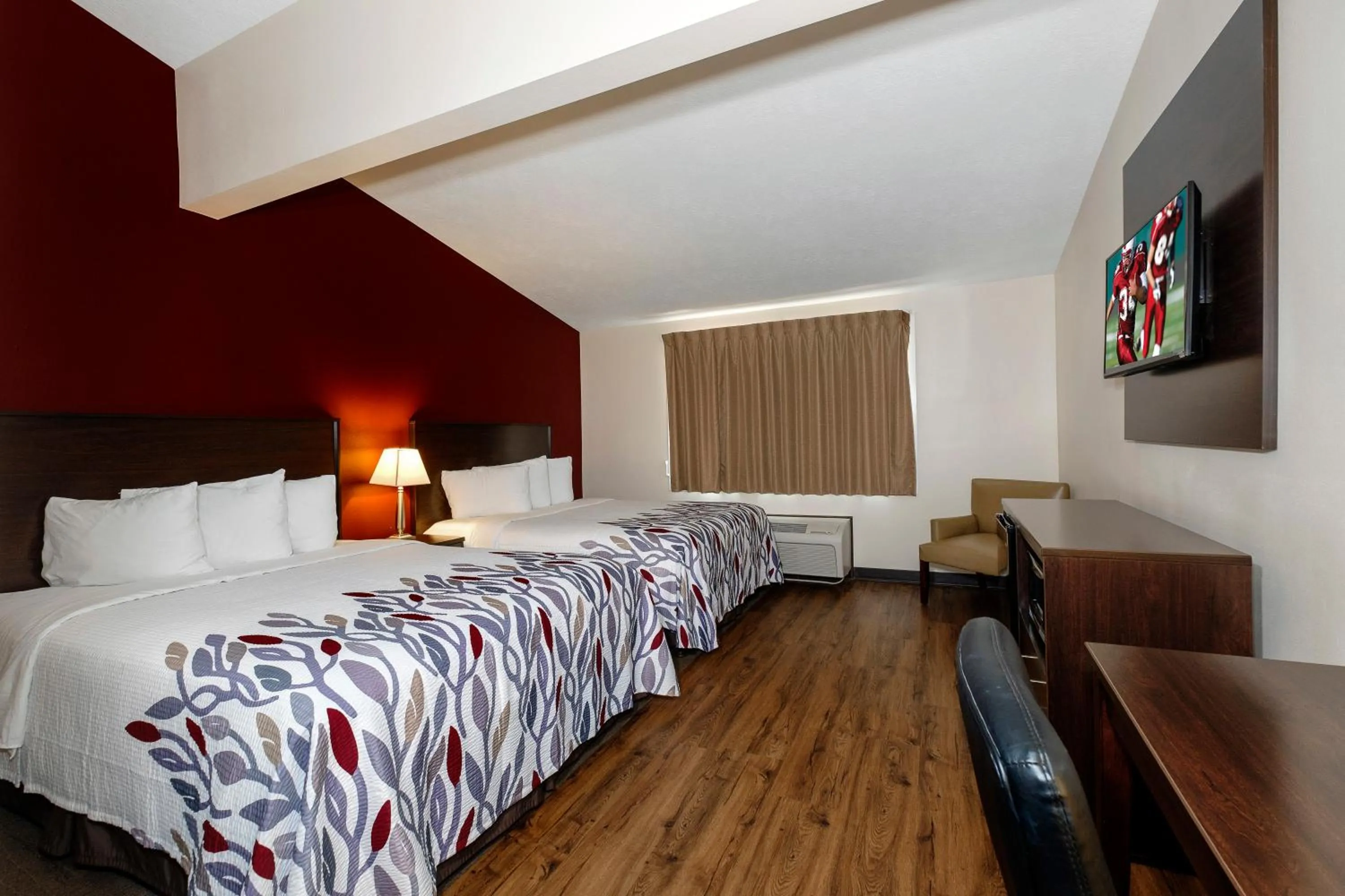 Deluxe Room with Two Queen Beds Smoke Free in Red Roof Inn Vermillion - U of South Dakota