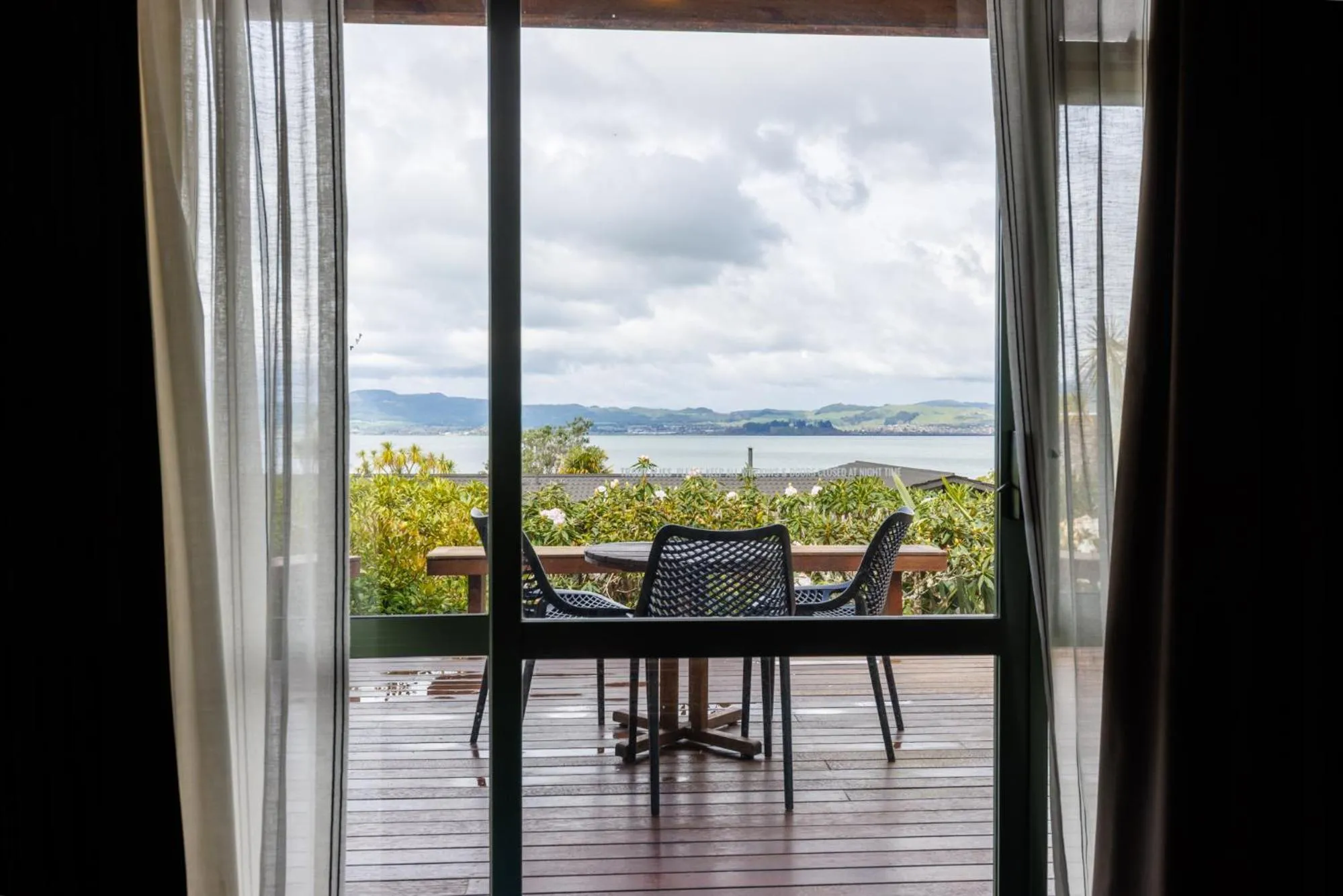 Suite with Lake View in Koura Lodge