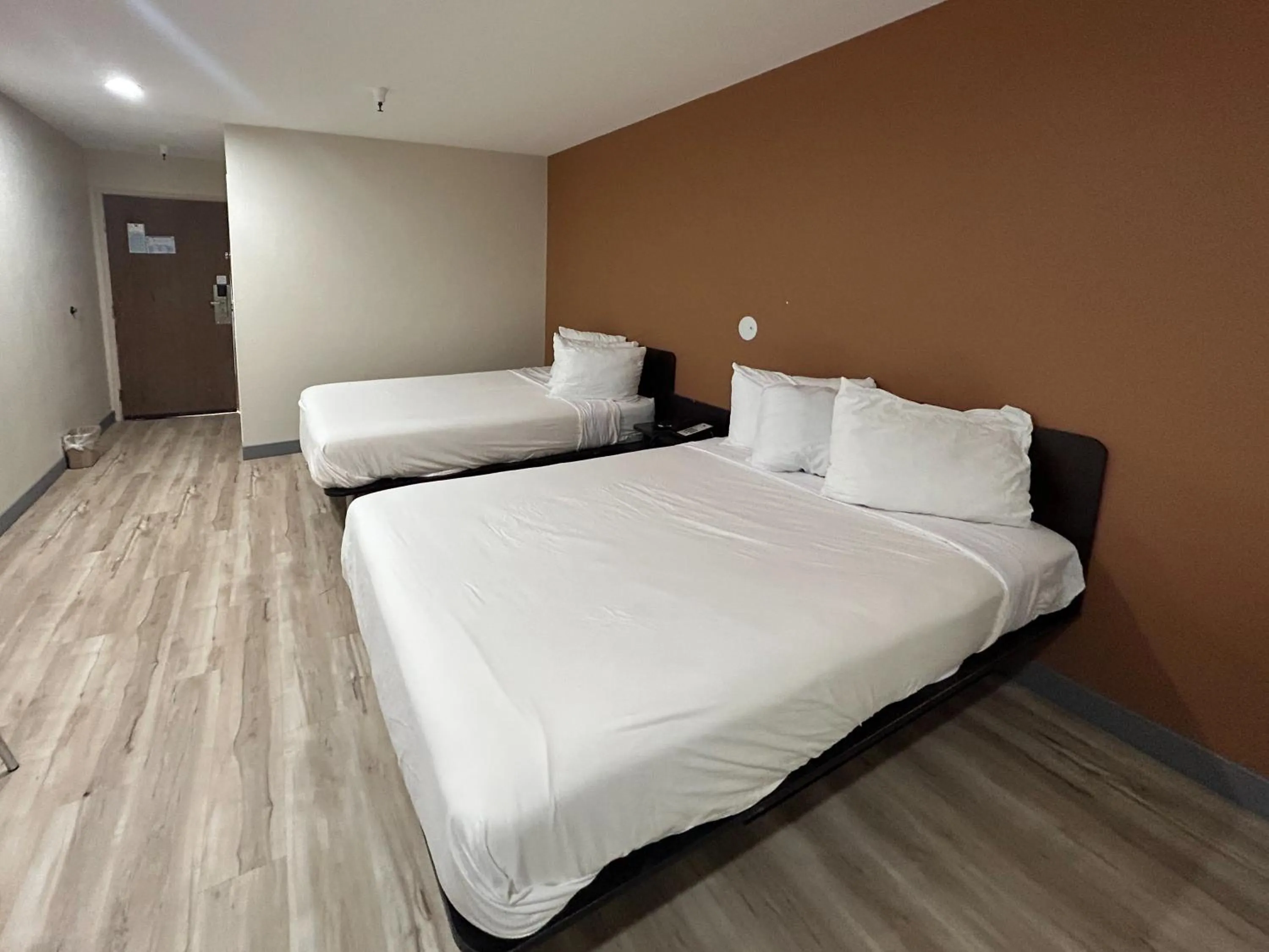 Quadruple Room - Disability Access - Roll in Shower in Studio 6 Suites Cameron Park, CA Folsom