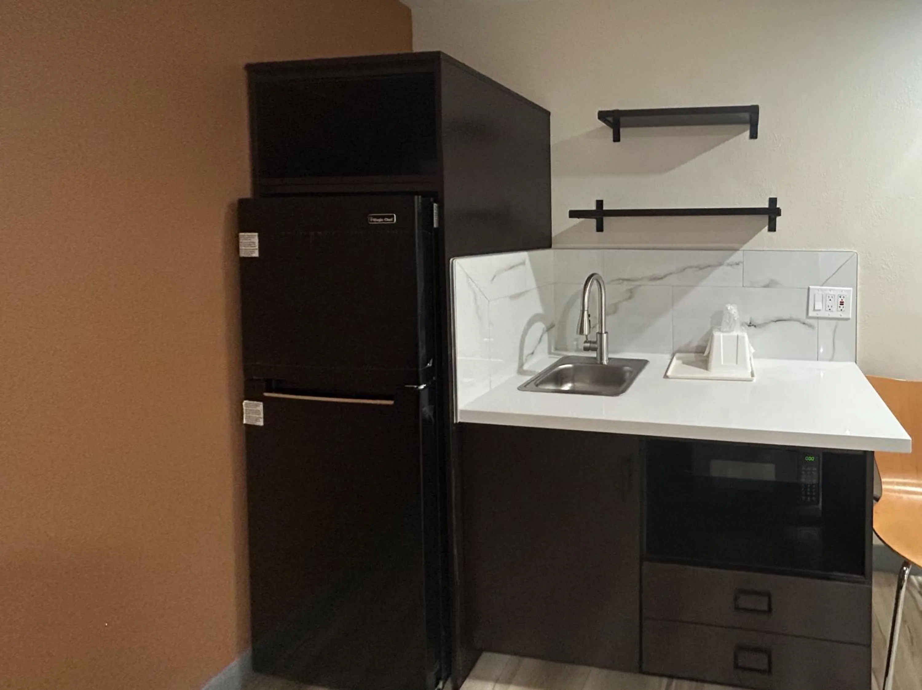 Quadruple Room - Non-Smoking in Studio 6 Suites Cameron Park, CA Folsom