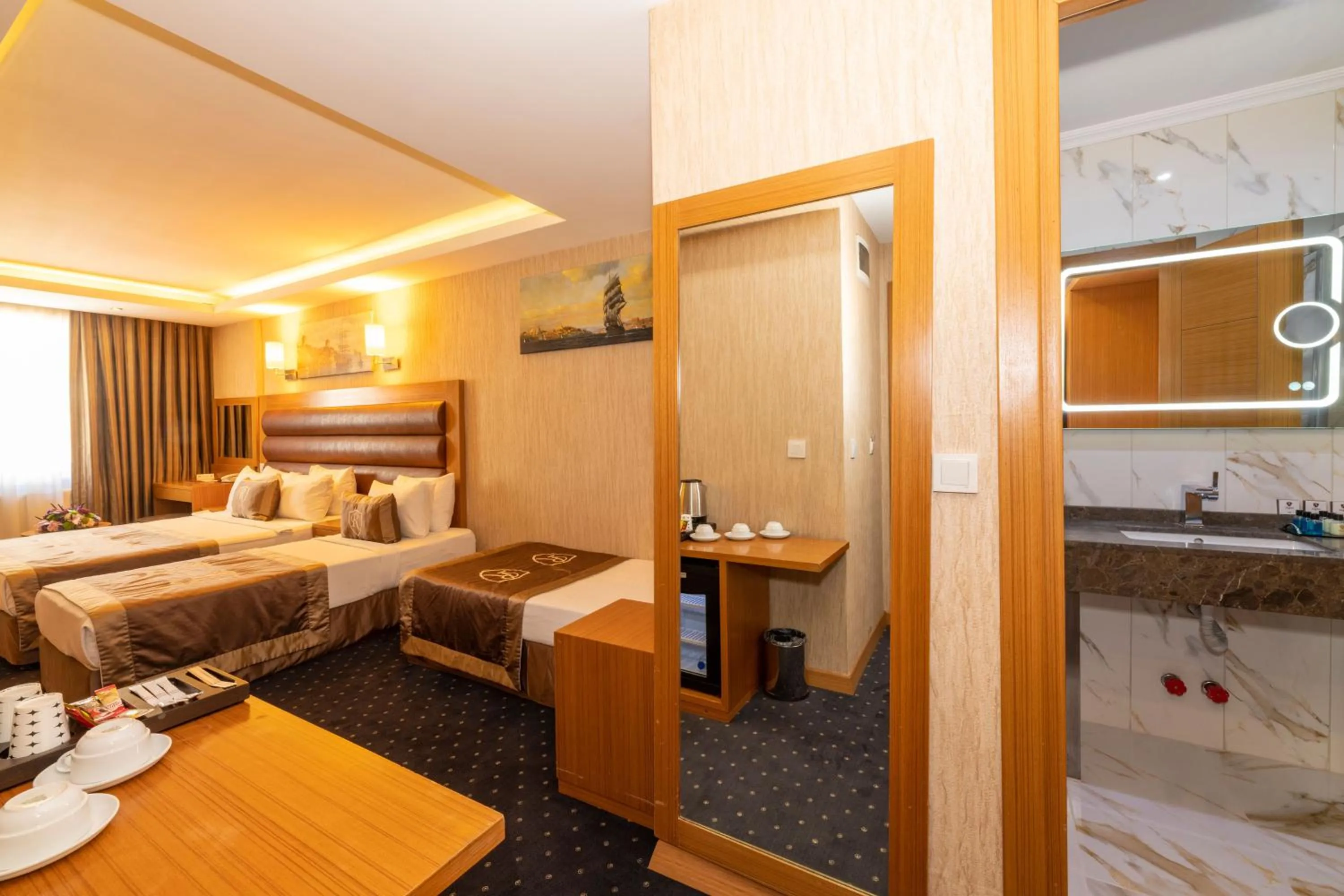 Standard Family Room in Regno Hotel