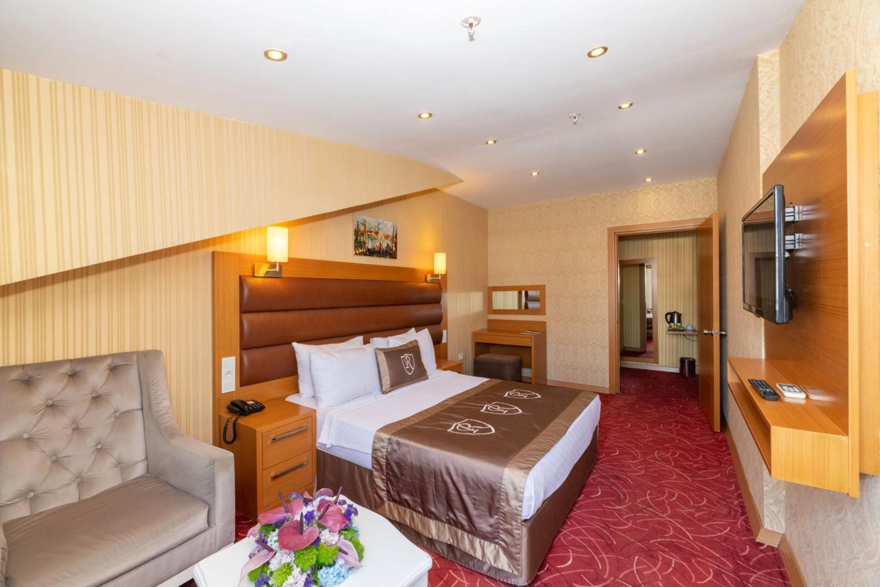 Suite with Balcony in Regno Hotel