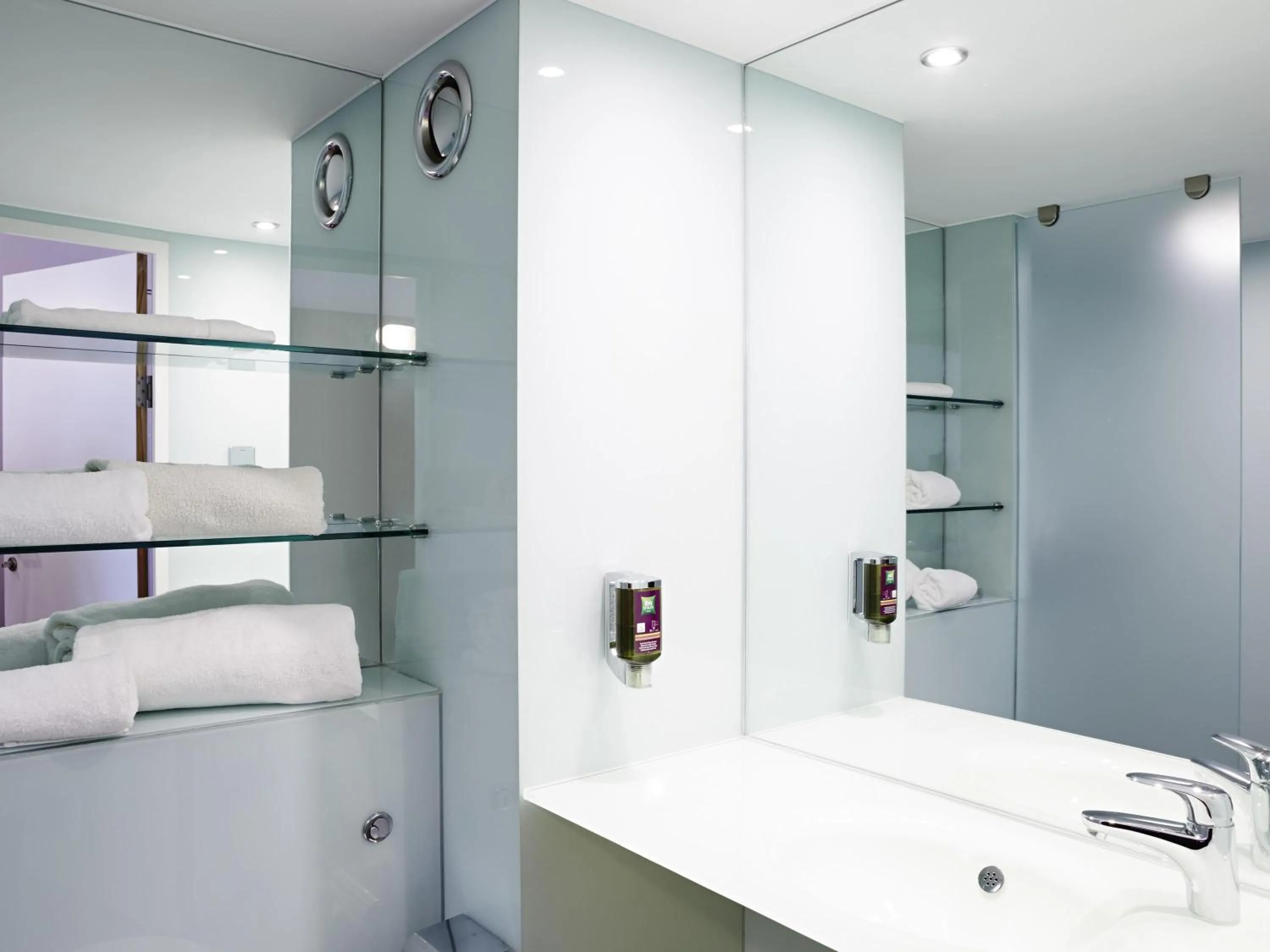 Queen Room in ibis Styles Barnsley