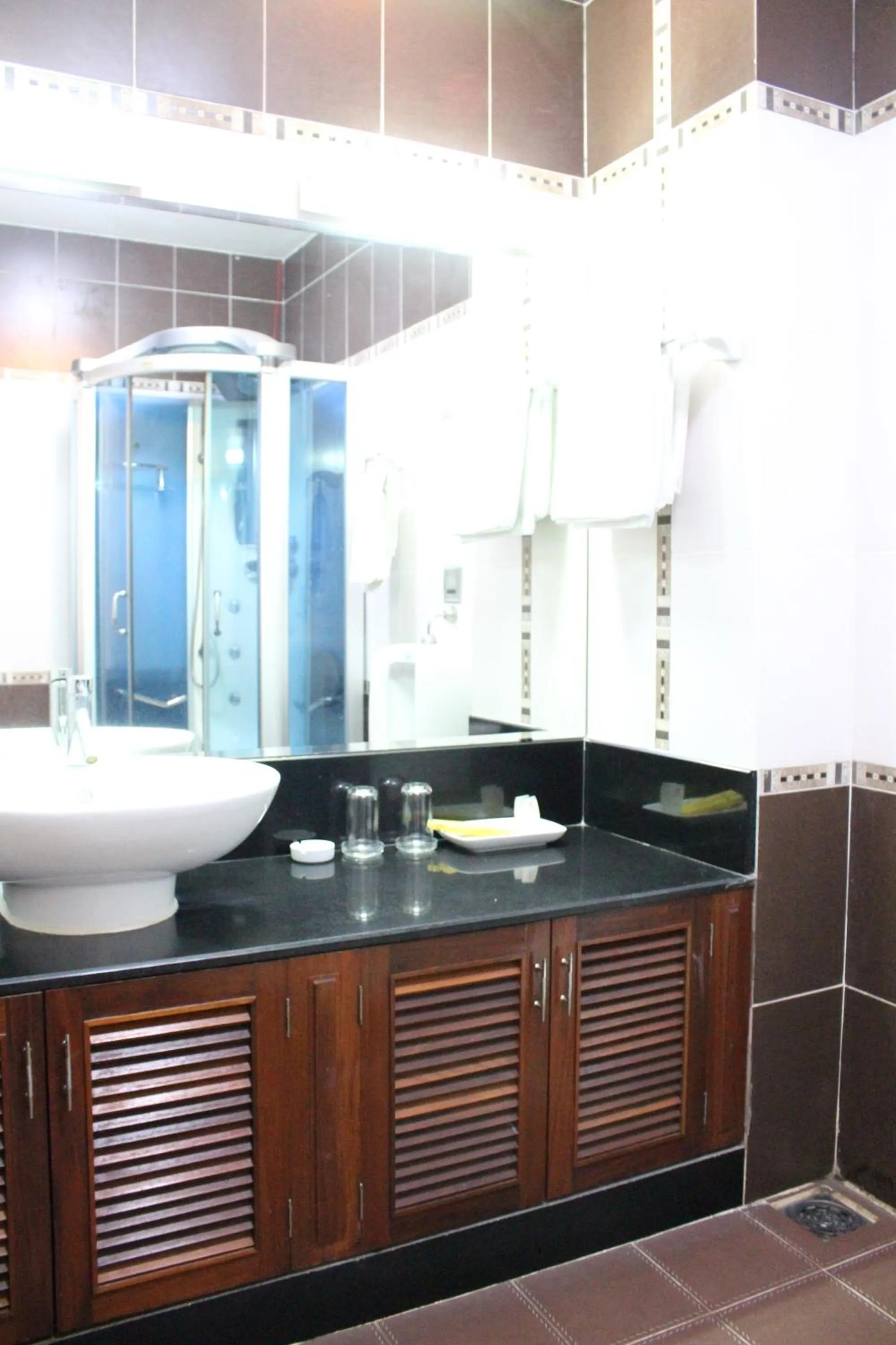 Standard Triple Room in Ky Hoa Hotel Ho Chi Minh