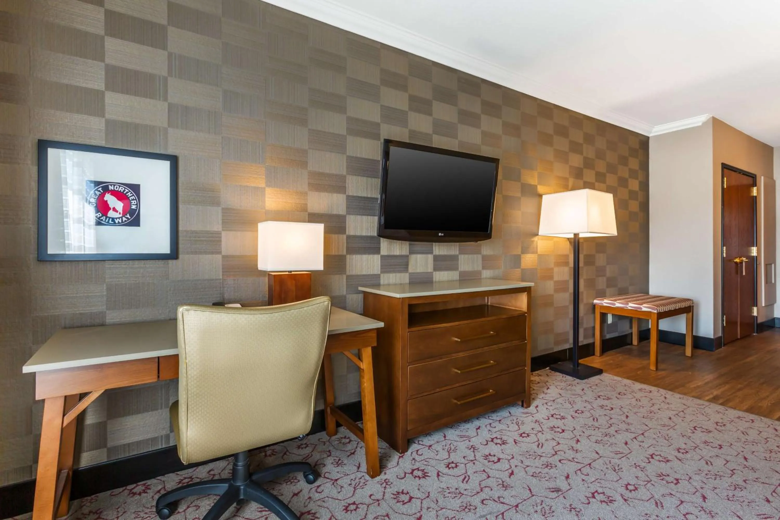 King Room with Roll-In Shower - Mobility Access in Best Western Premier Helena Great Northern Hotel