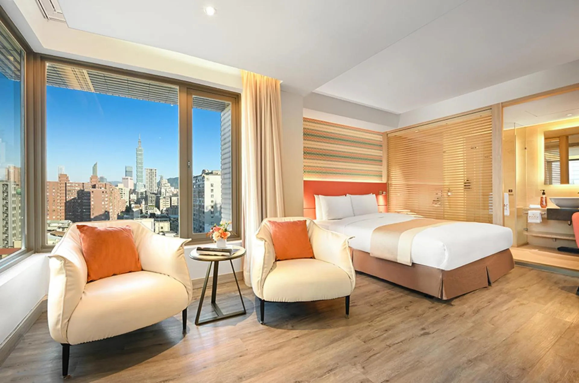 Executive Queen Room with 101 View in Park Taipei Hotel