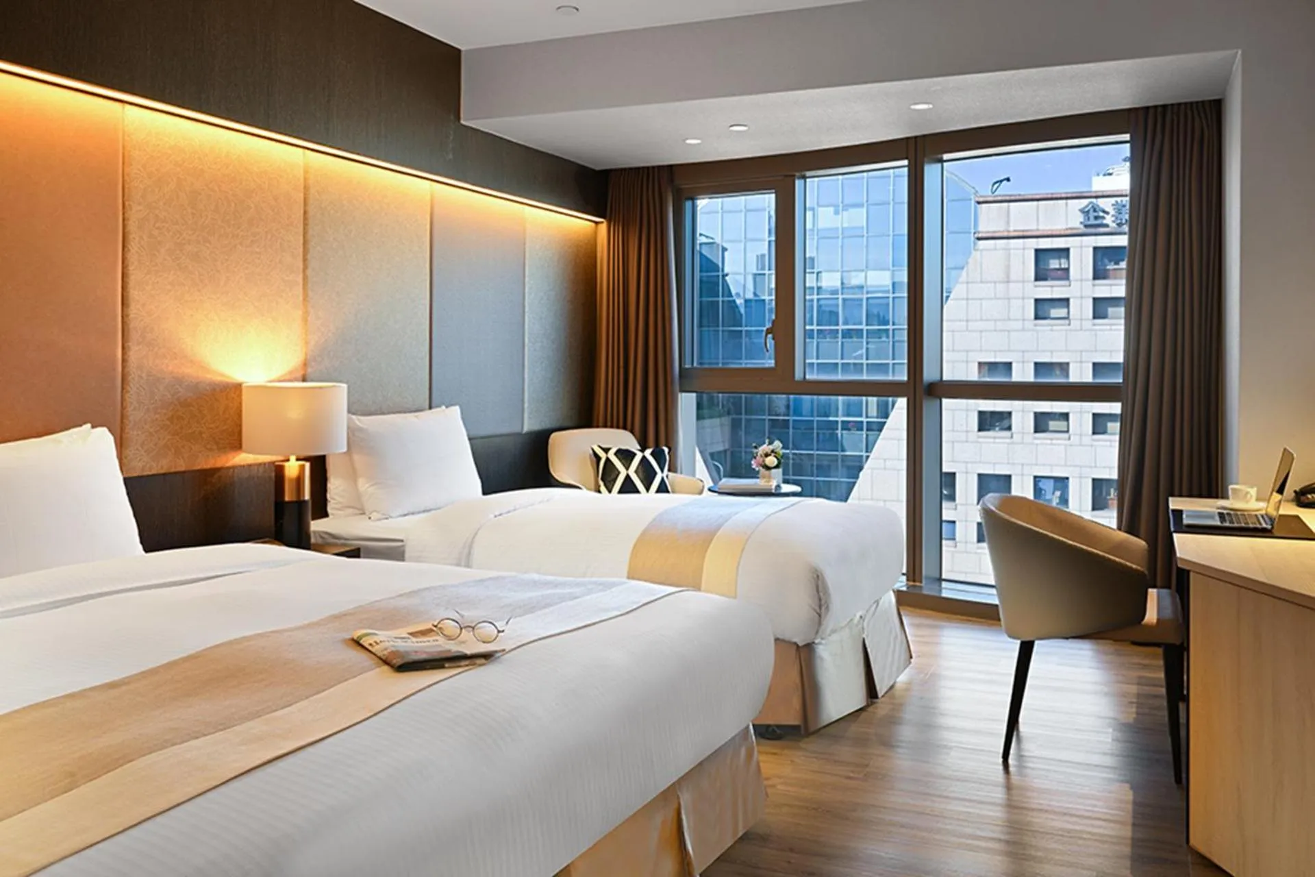 Superior Twin Room in Park Taipei Hotel