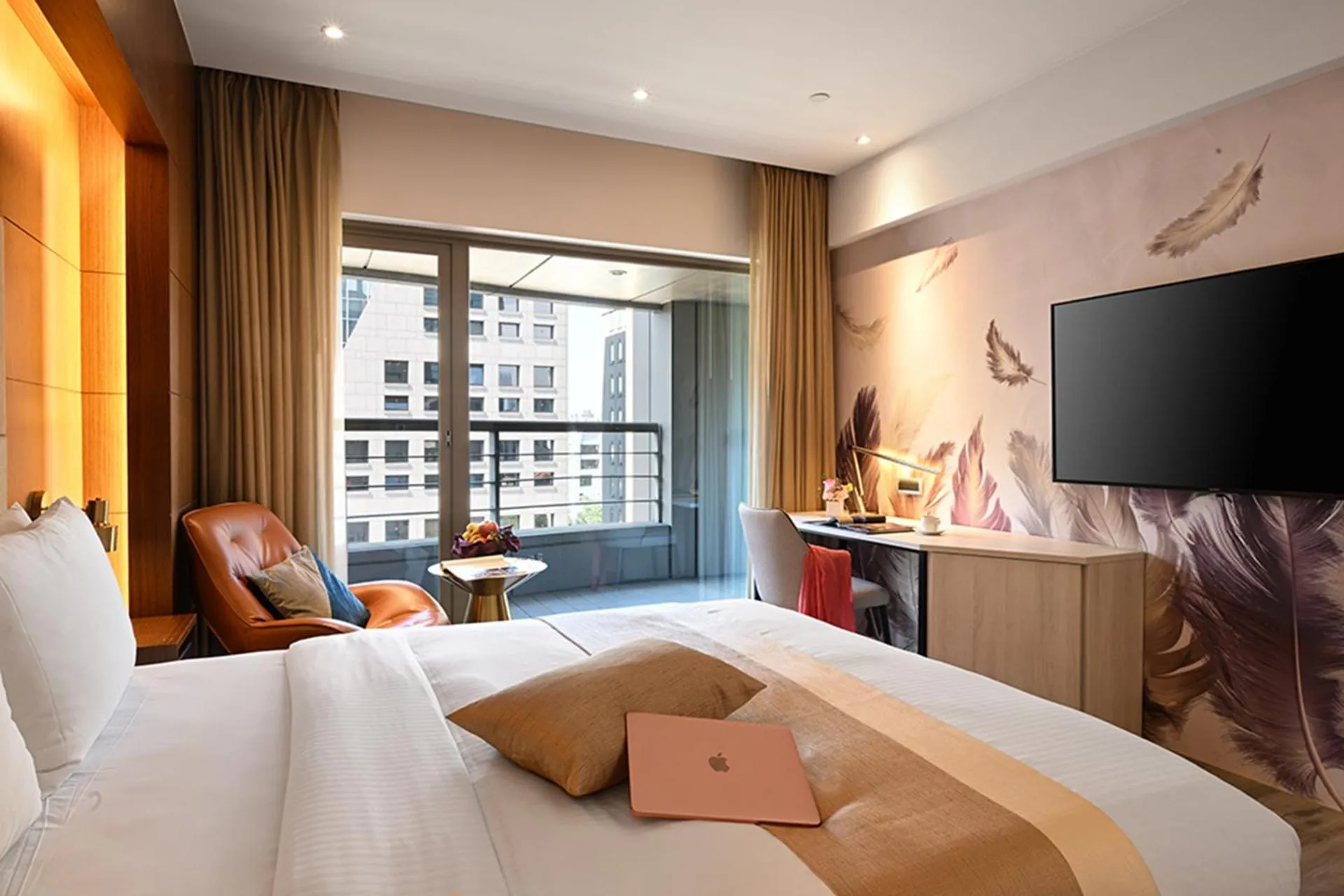 Standard Queen Room in Park Taipei Hotel