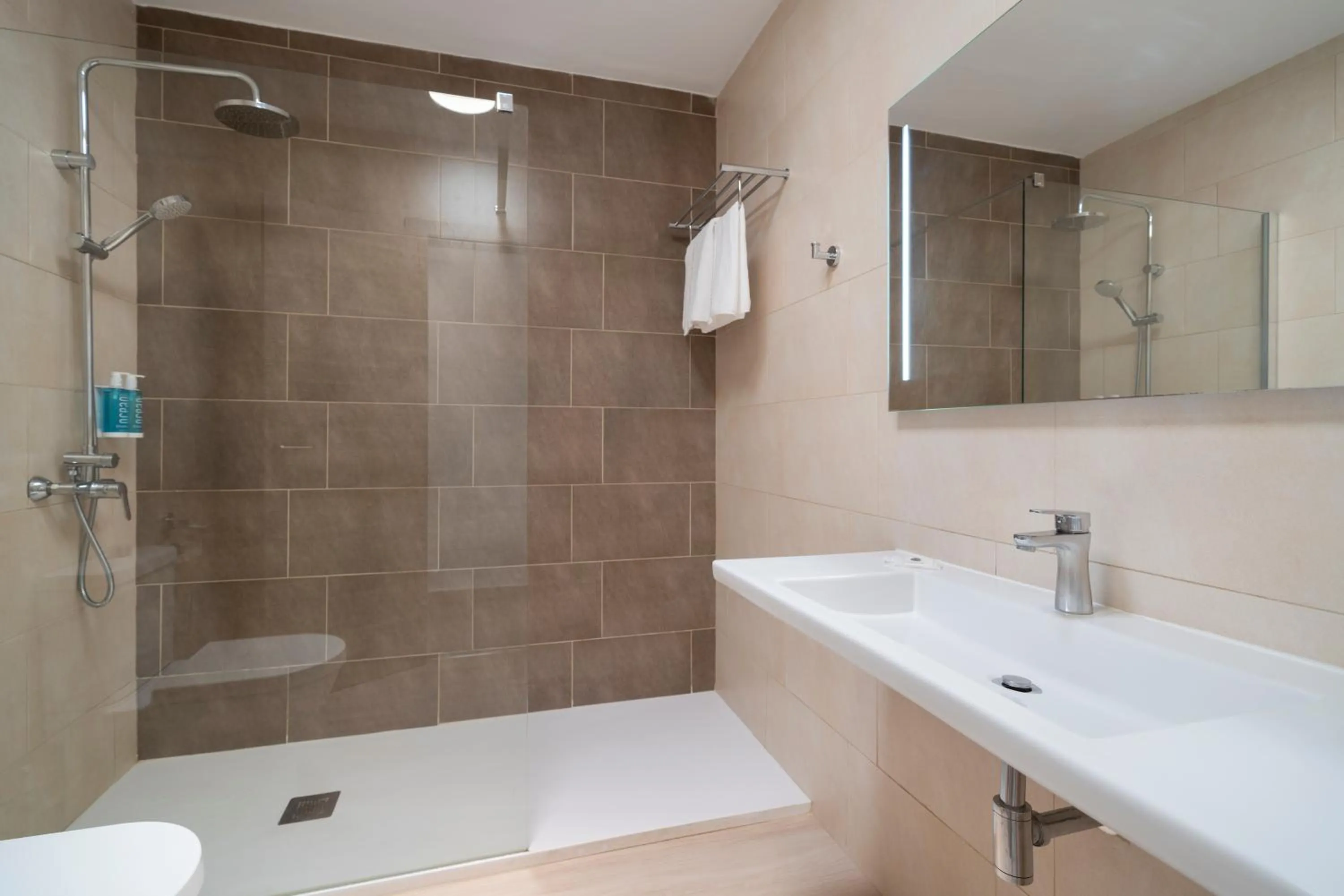 Two-Bedroom Apartment (4 Adults) in Apartamentos Santa Rosa