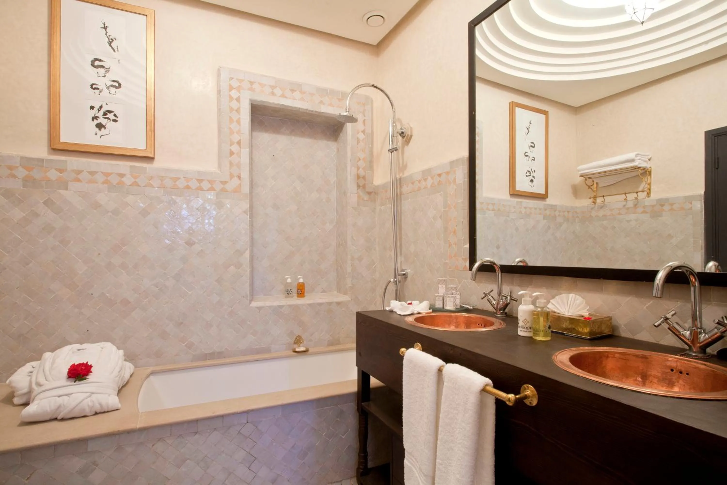 Unik Palais Double/Twin Room in Palais de l'O - Maison d'hôtes