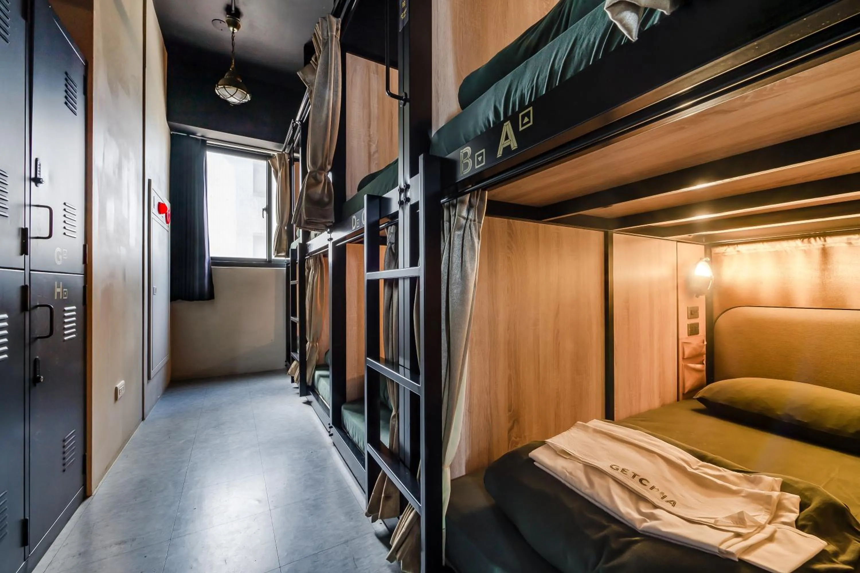 Bunk Bed in 8-Bed Mixed Dormitory Room in Getcha Hostel