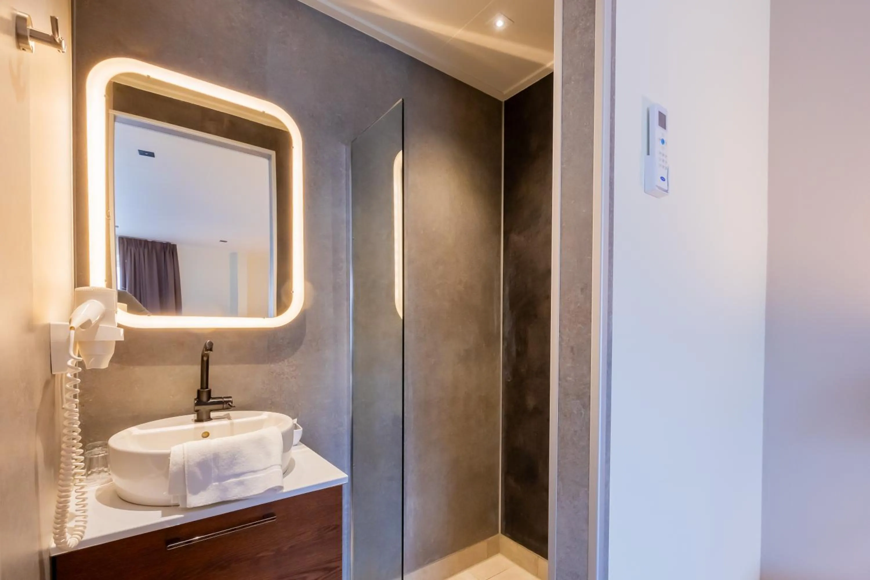 Standard Twin Room in Best Western Plus Hotel Restaurant Aduard