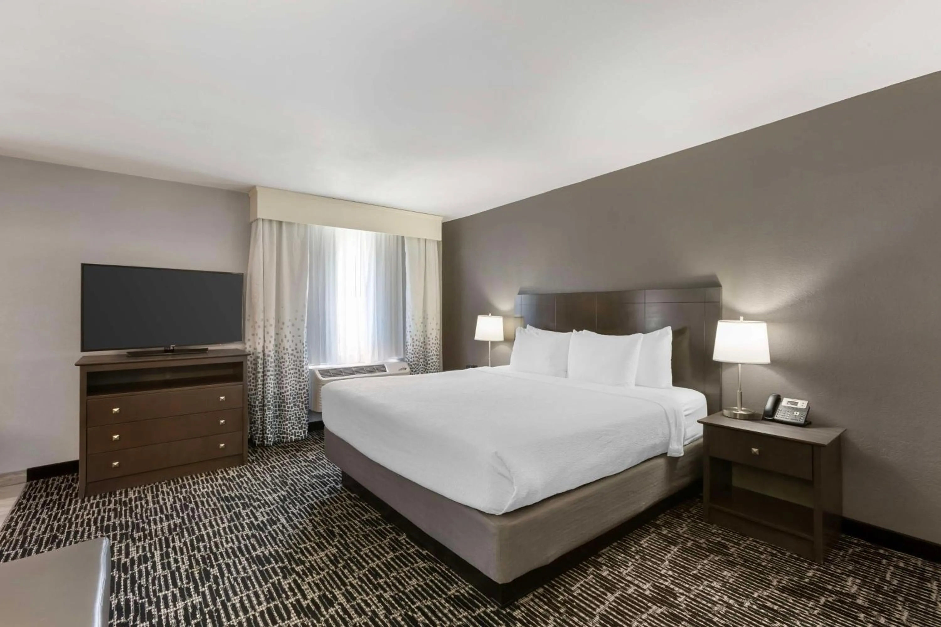 Corner King Room in Best Western Plus Sun Canyon